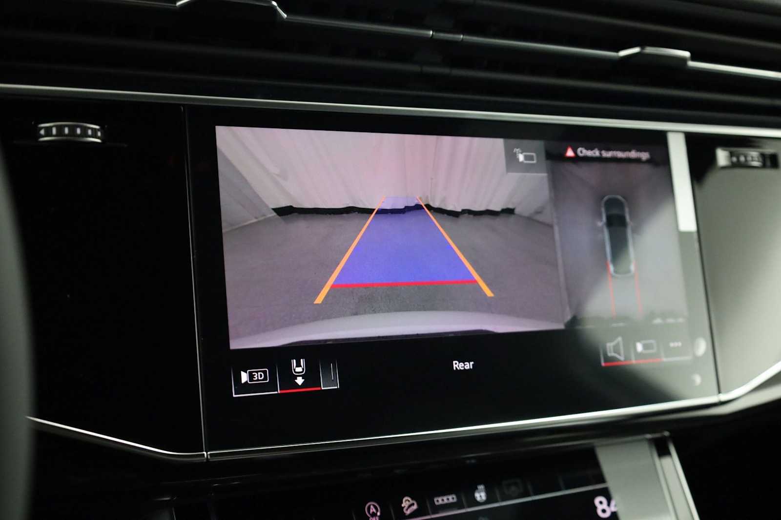 Thumbnail: 2026 Audi Q7 - 32