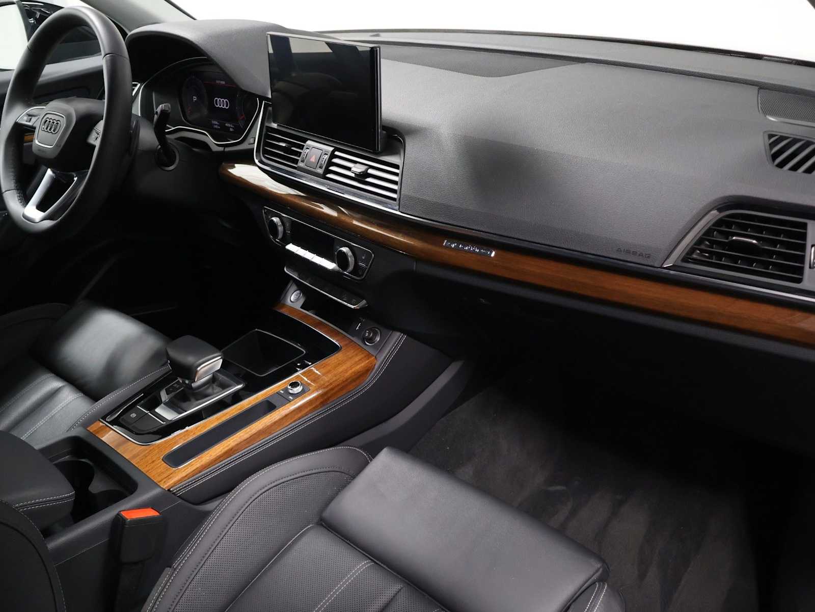 Thumbnail: 2023 Audi Q5 - 6