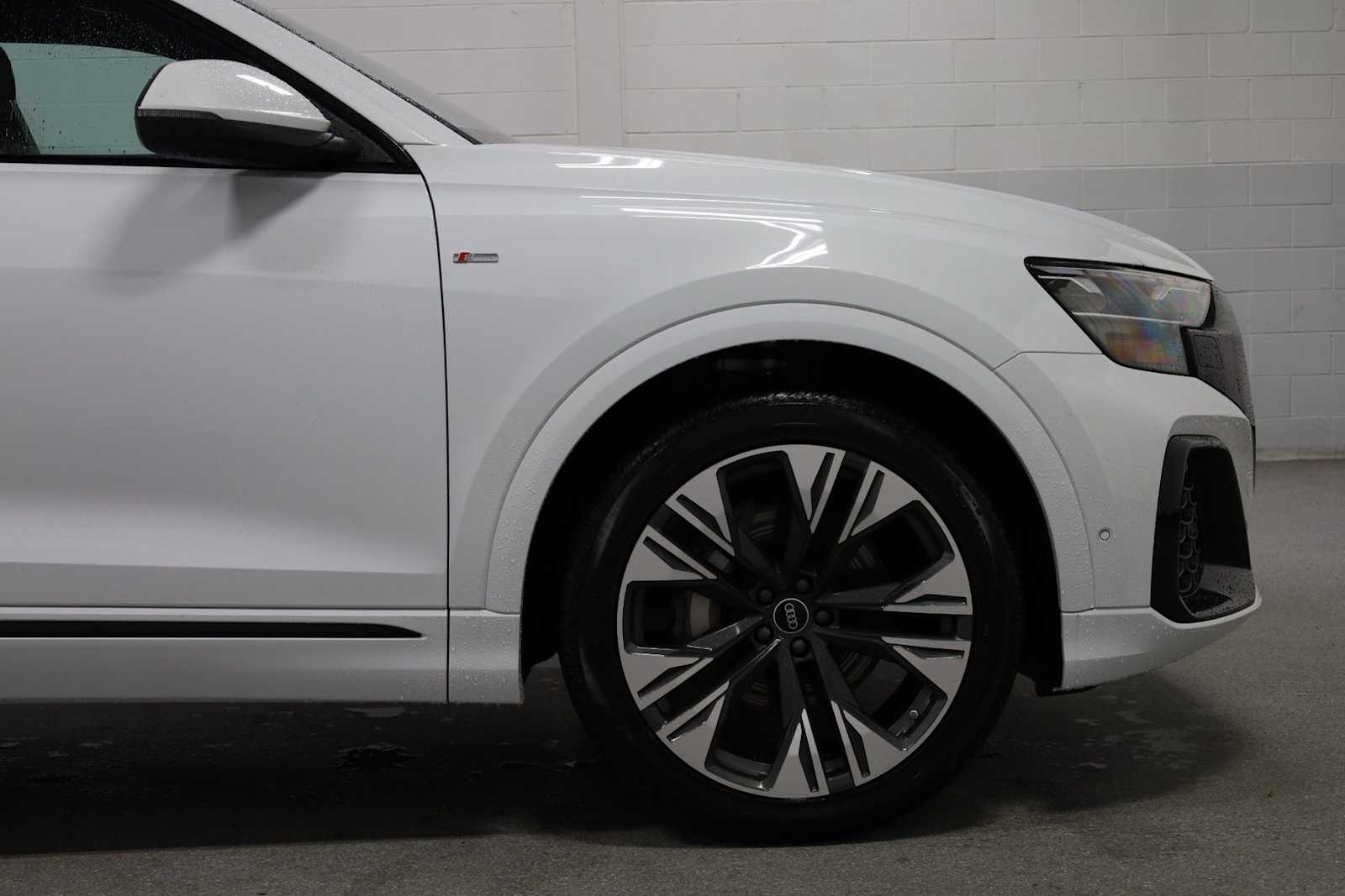 Thumbnail: 2026 Audi Q8 - 11