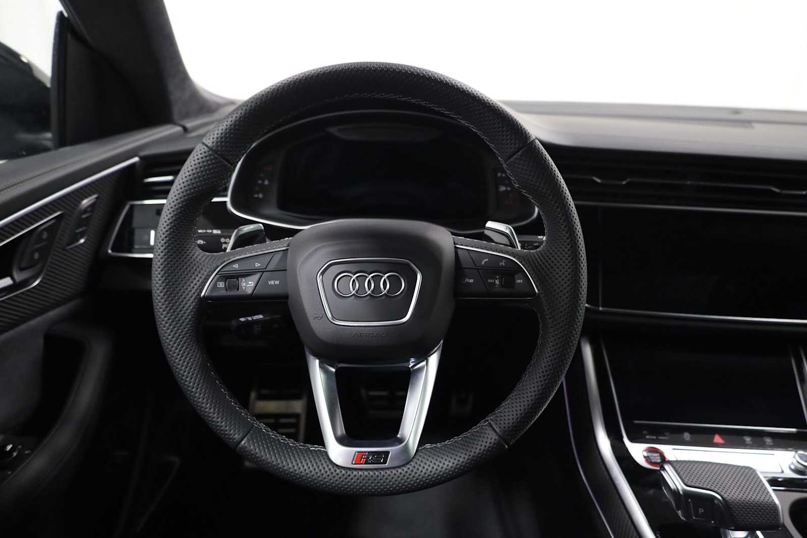 Thumbnail: 2026 Audi RS Q8 - 22