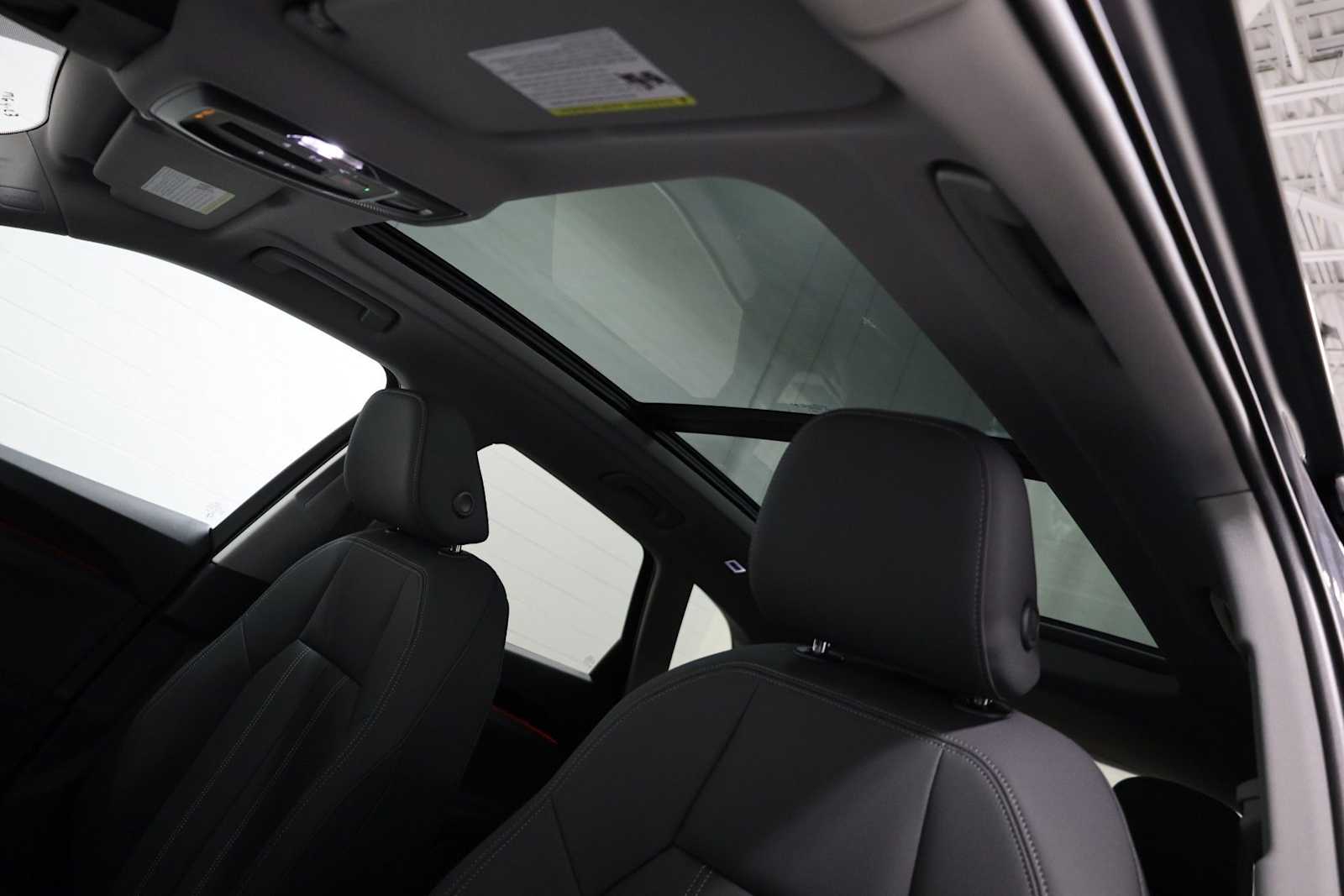 Thumbnail: 2025 Audi Q5 - 19