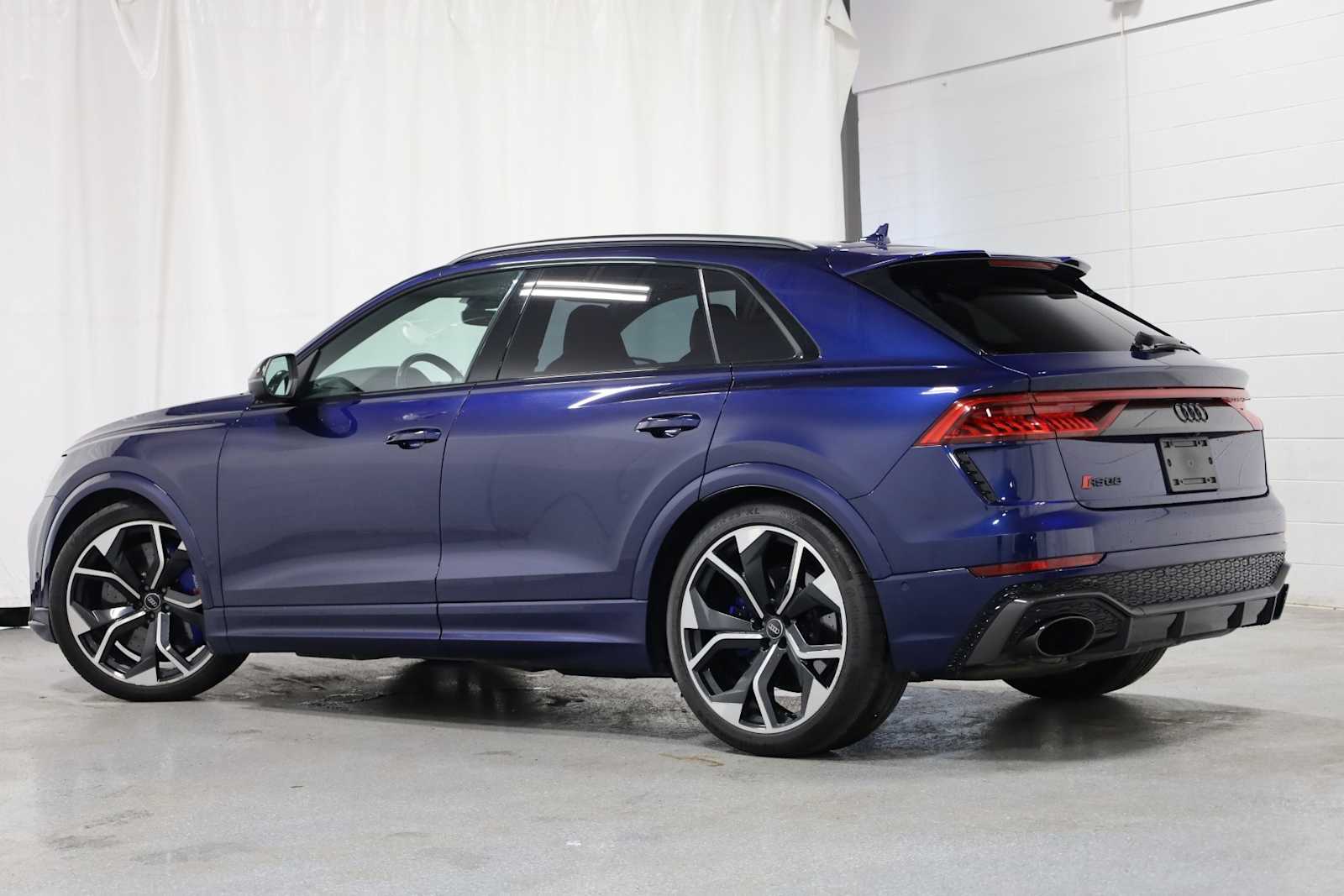 2021 Audi RS Q8 photo 2