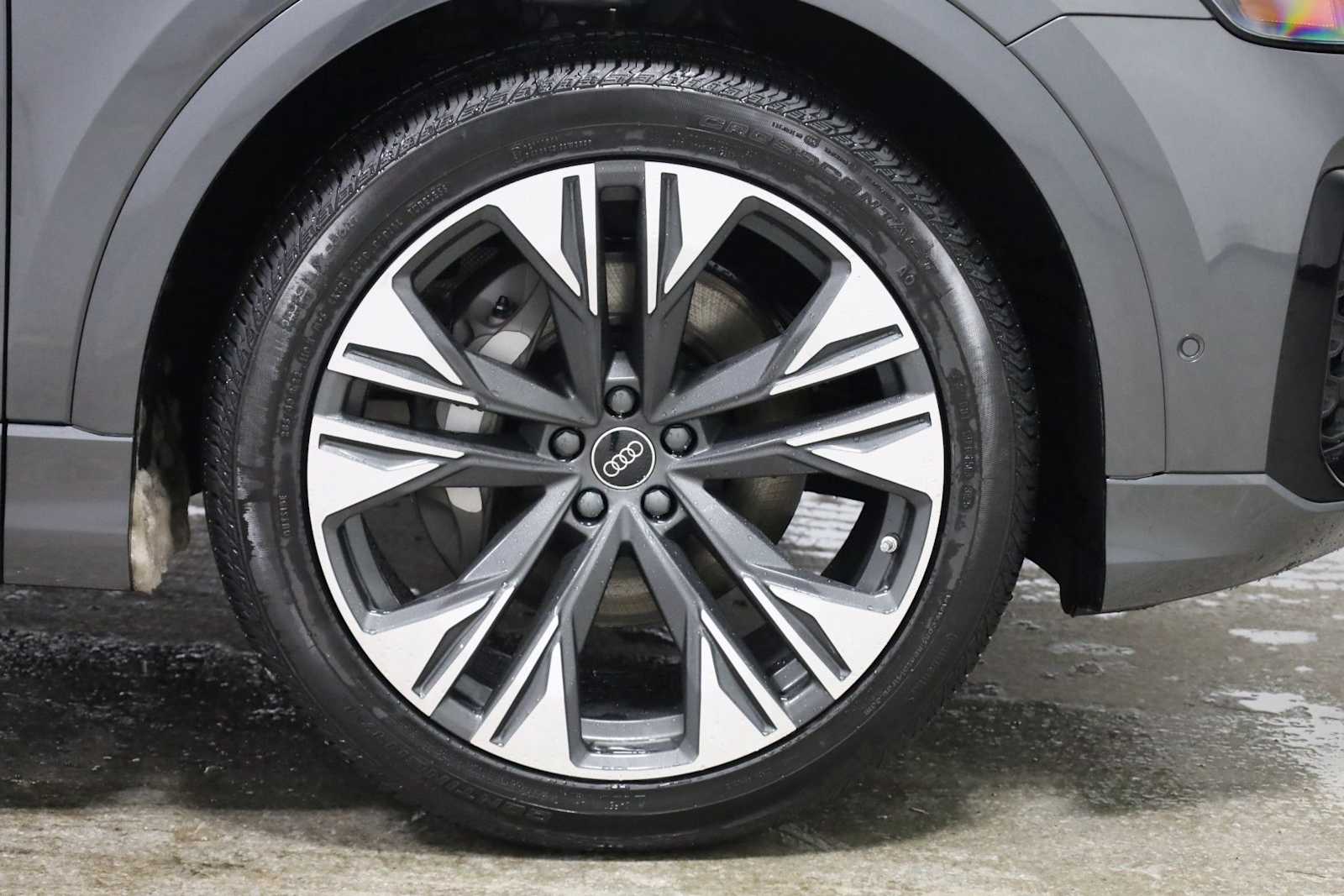 Thumbnail: 2026 Audi Q8 - 12