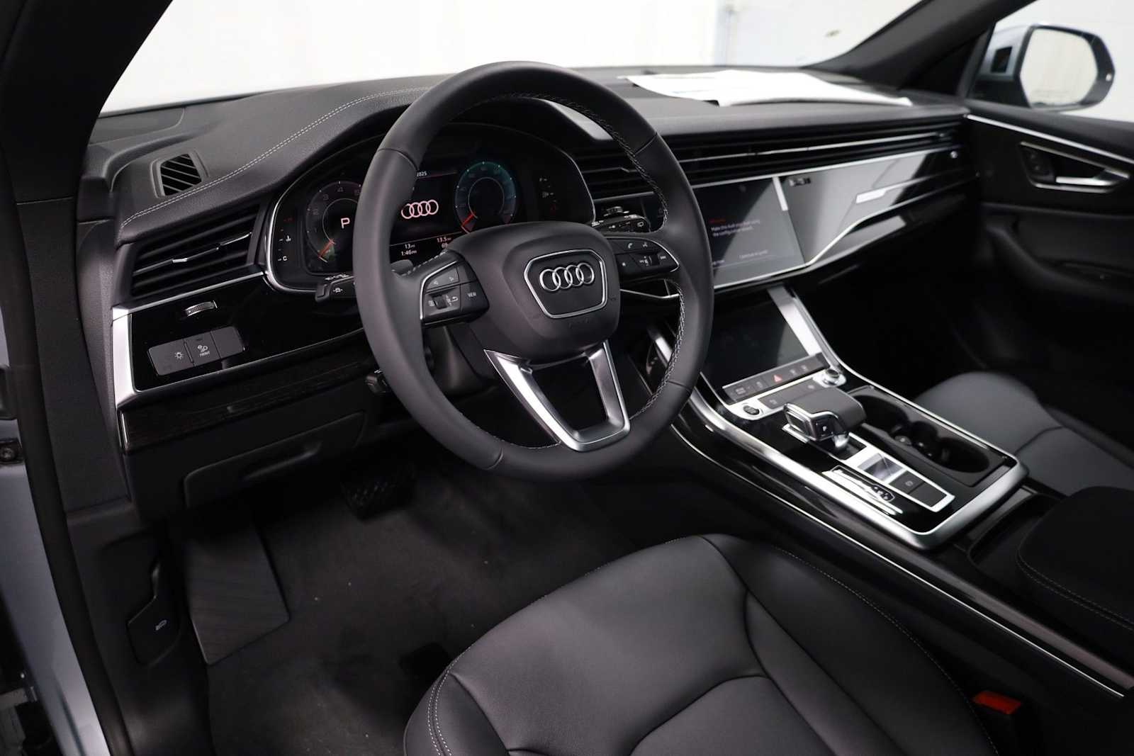 Thumbnail: 2025 Audi Q8 - 4