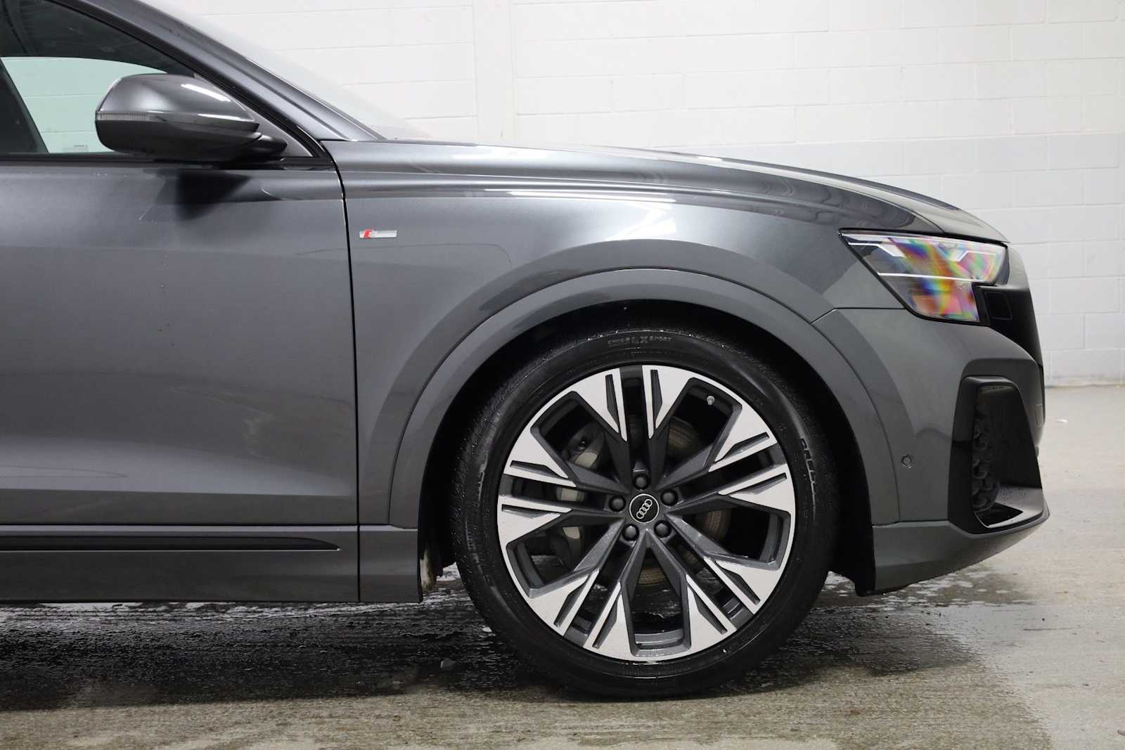 Thumbnail: 2026 Audi Q8 - 11