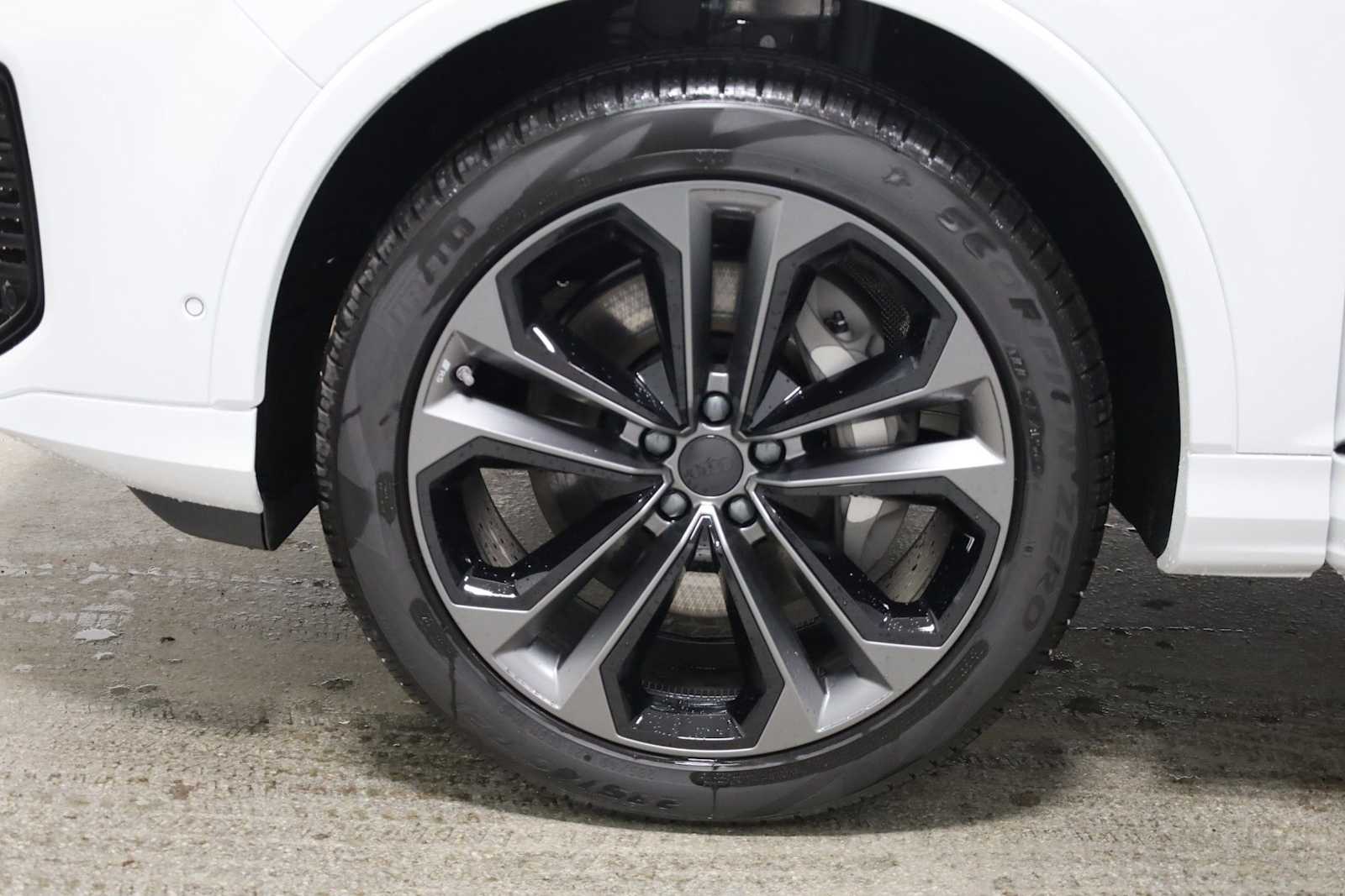 Thumbnail: 2026 Audi Q7 - 38