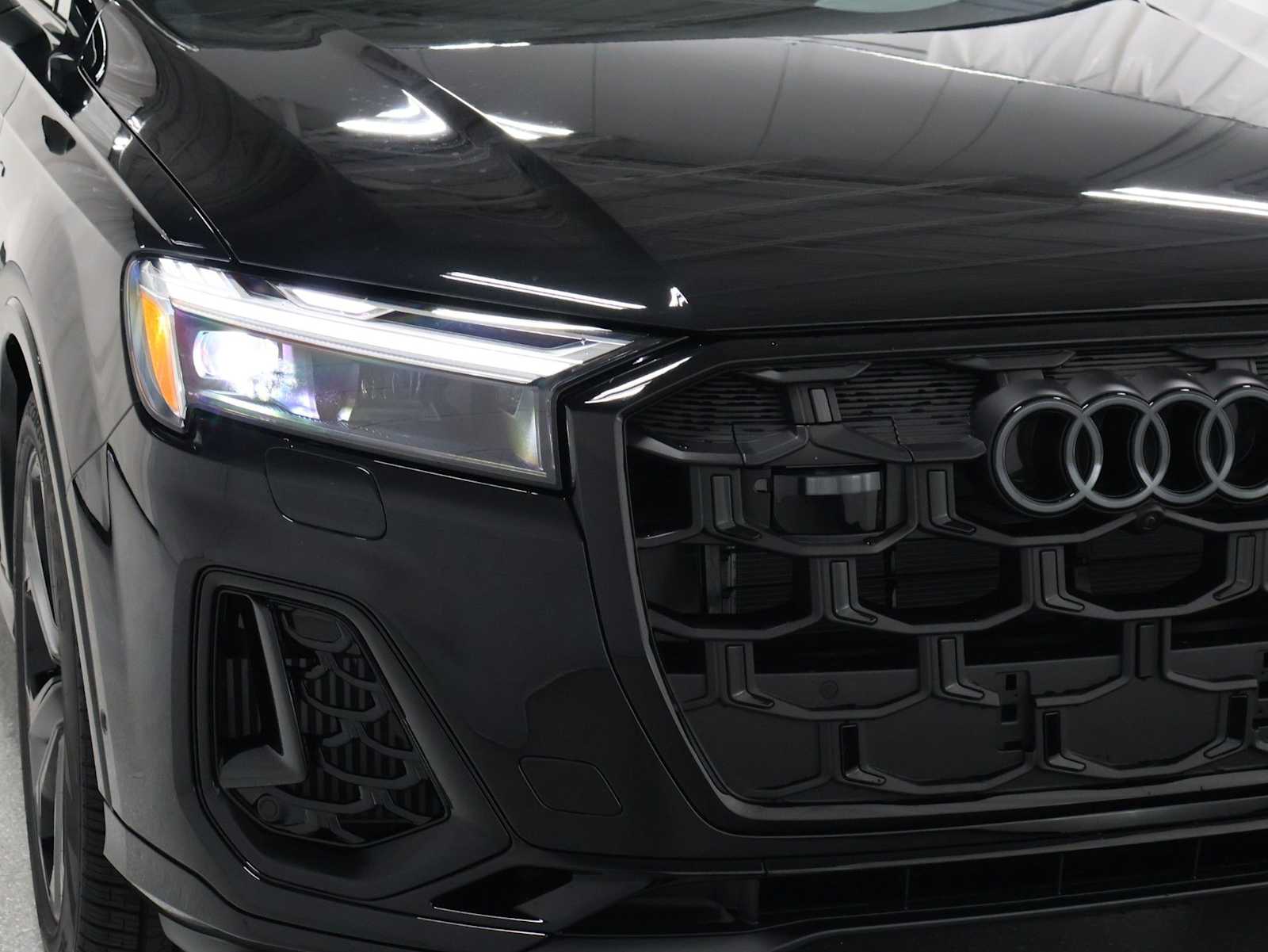 Thumbnail: 2026 Audi Q7 - 13
