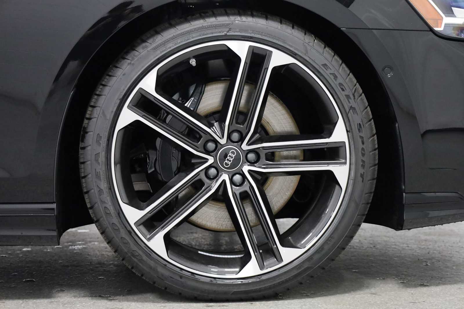 Thumbnail: 2025 Audi A8 - 12