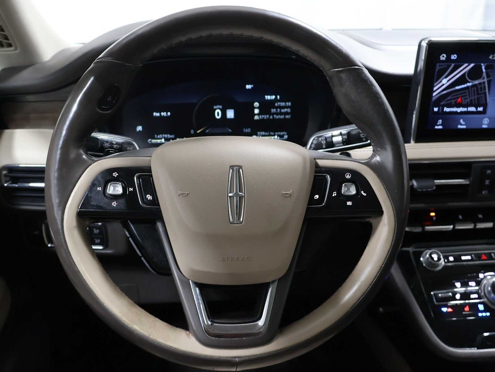 Thumbnail: 2021 Lincoln Corsair - 22