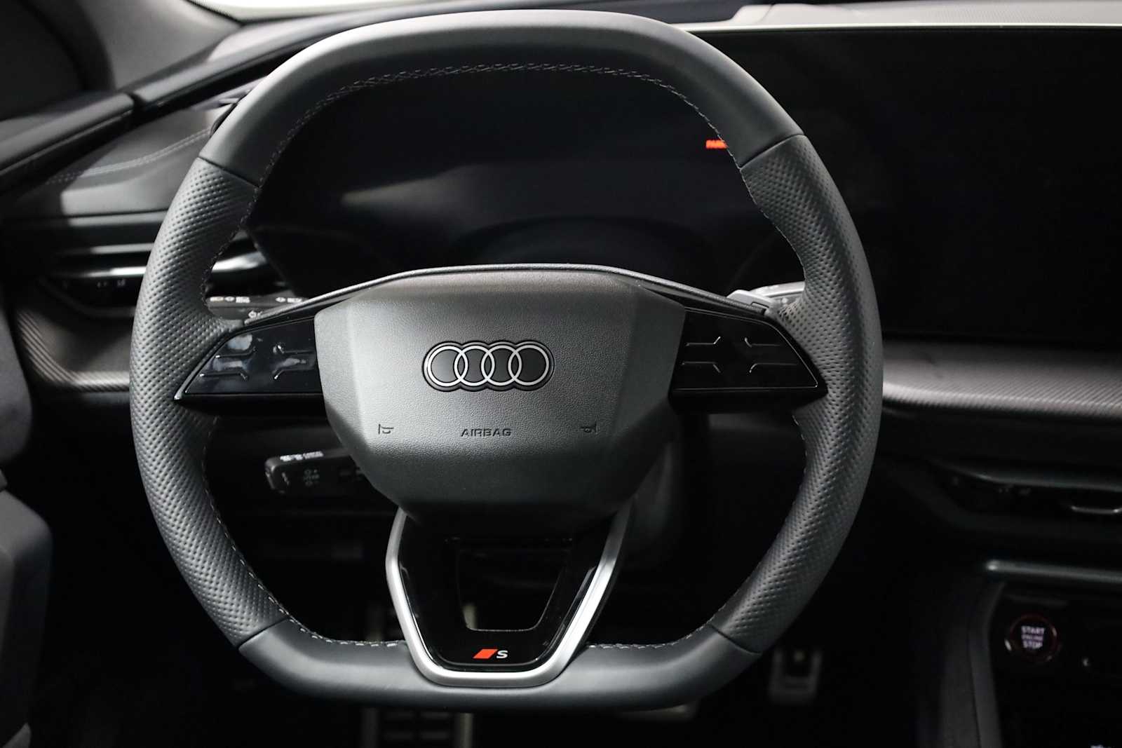 Thumbnail: 2025 Audi SQ5 - 23