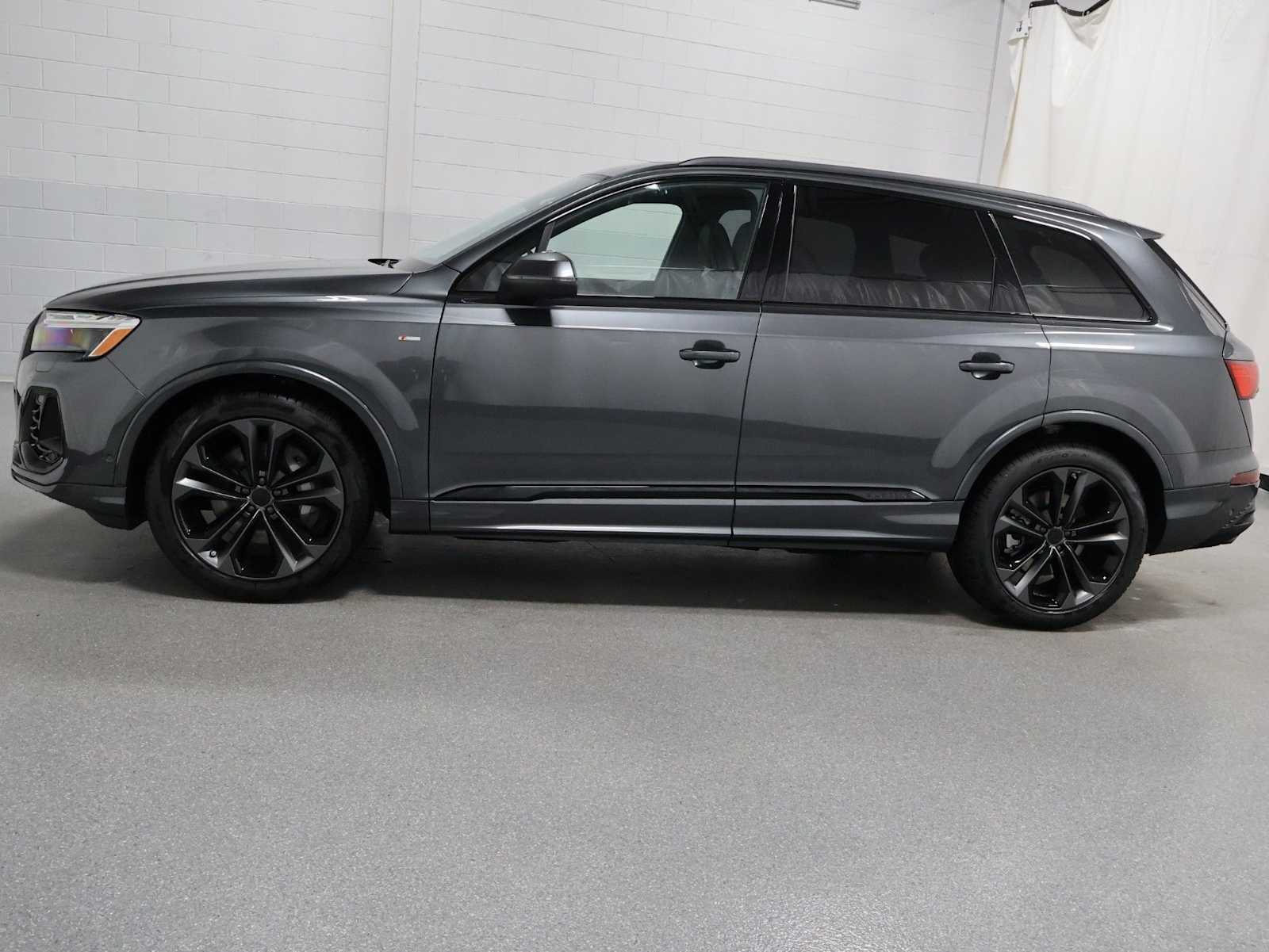 Thumbnail: 2026 Audi Q7 - 2