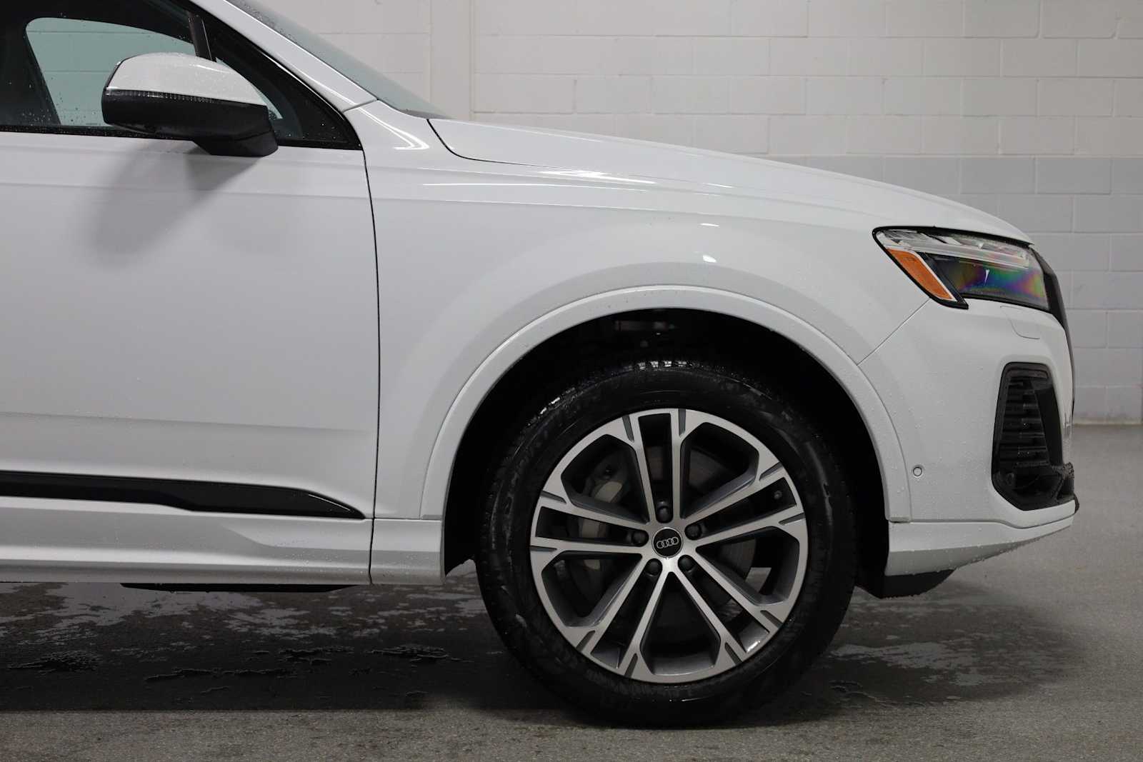 Thumbnail: 2026 Audi Q7 - 11