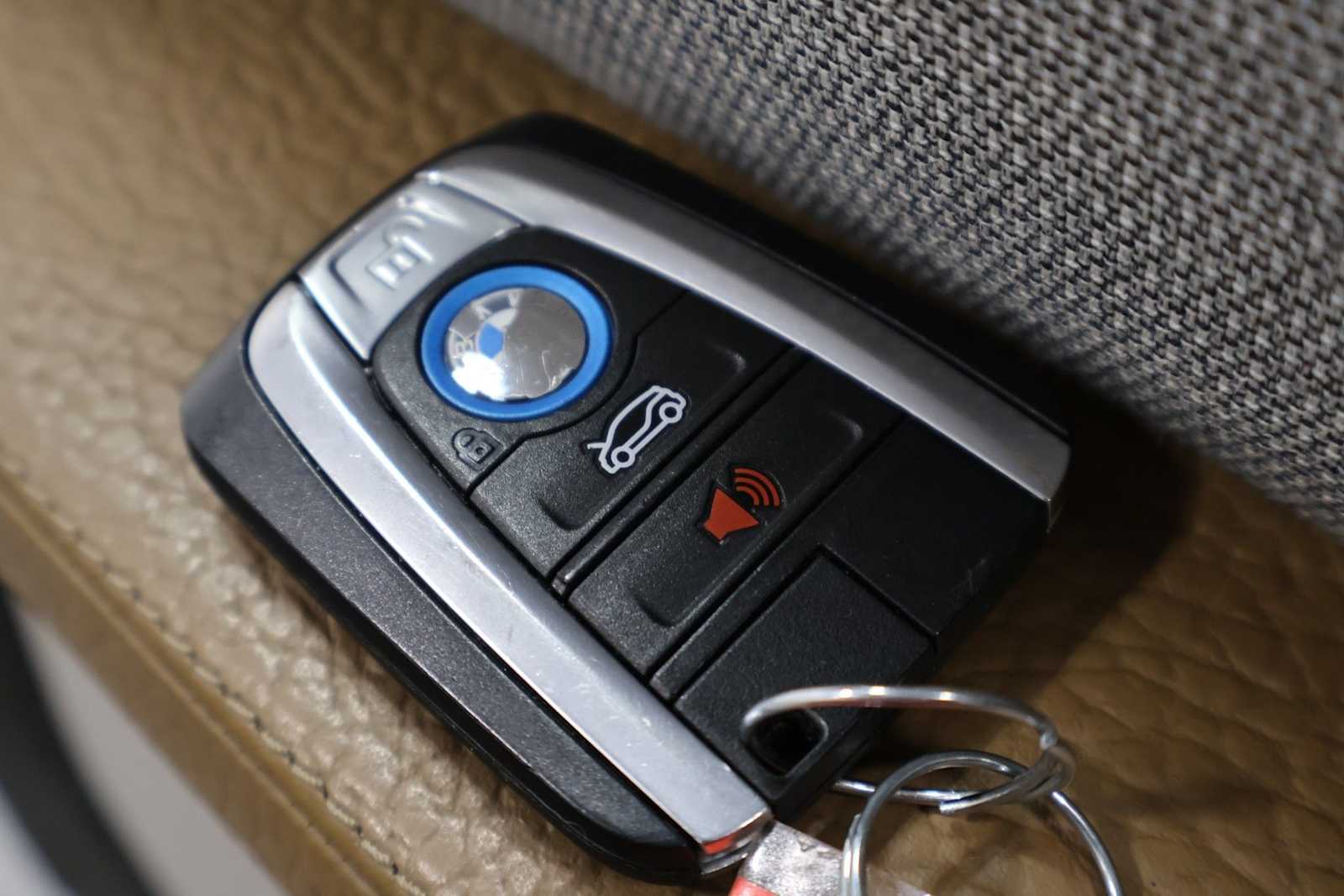 Thumbnail: 2014 BMW i3 - 37