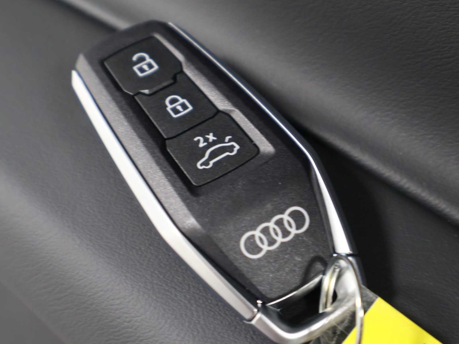 Thumbnail: 2027 Audi Q6 e-tron - 39