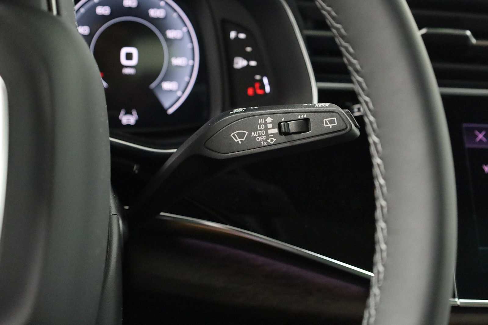 Thumbnail: 2026 Audi Q8 - 28