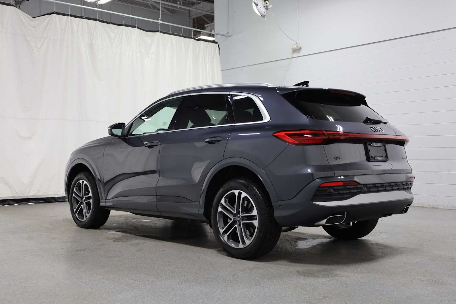 Thumbnail: 2025 Audi Q5 - 3