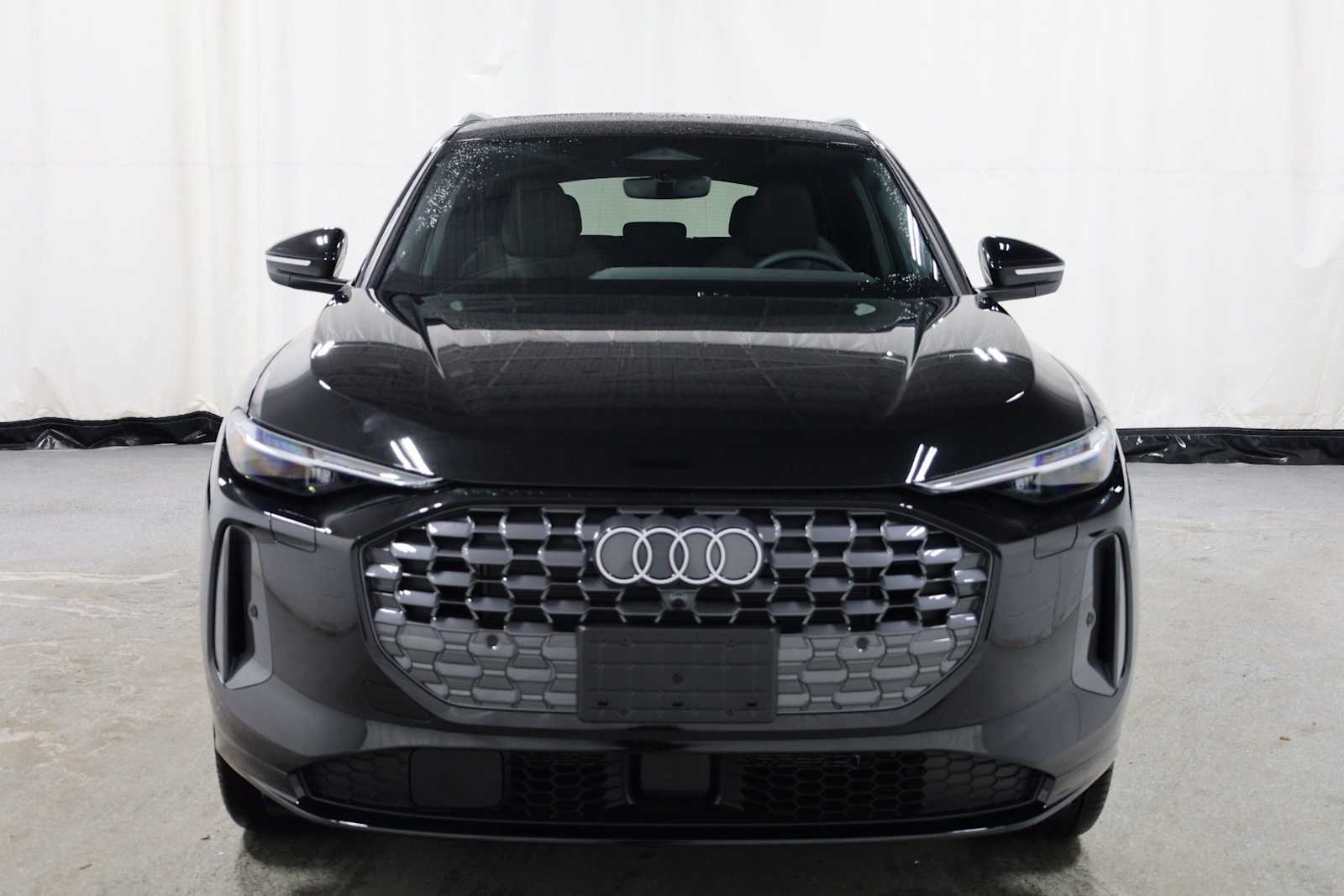 Thumbnail: 2025 Audi Q5 - 14