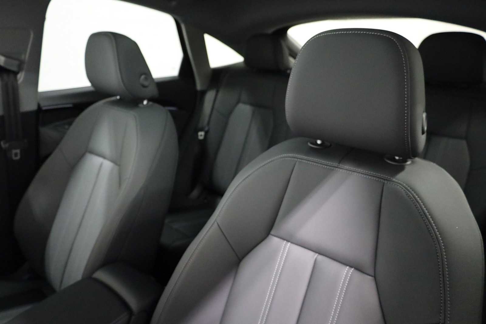 Thumbnail: 2025 Audi Q5 - 18