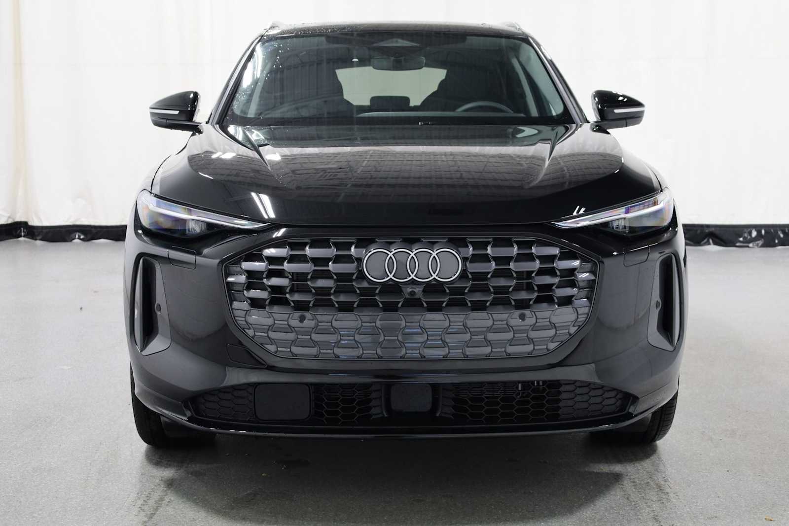 Thumbnail: 2025 Audi Q5 - 14