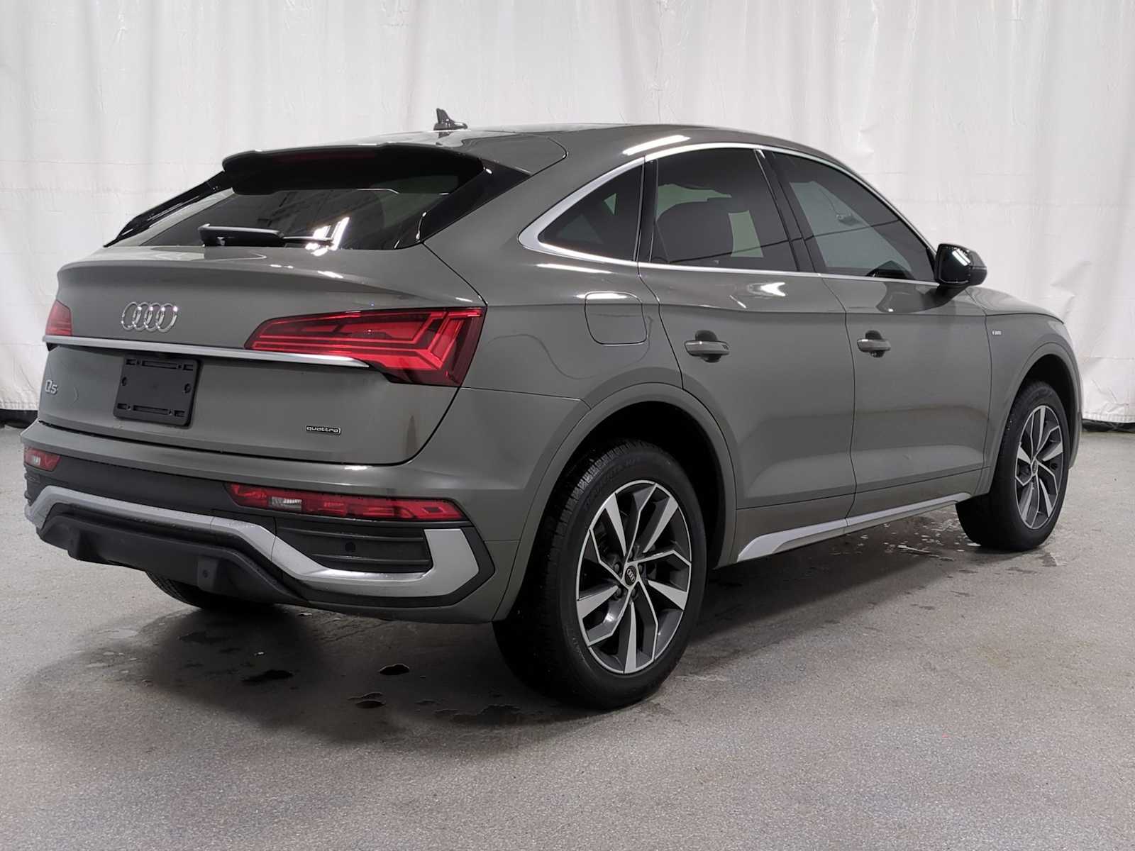 Thumbnail: 2023 Audi Q5 - 9