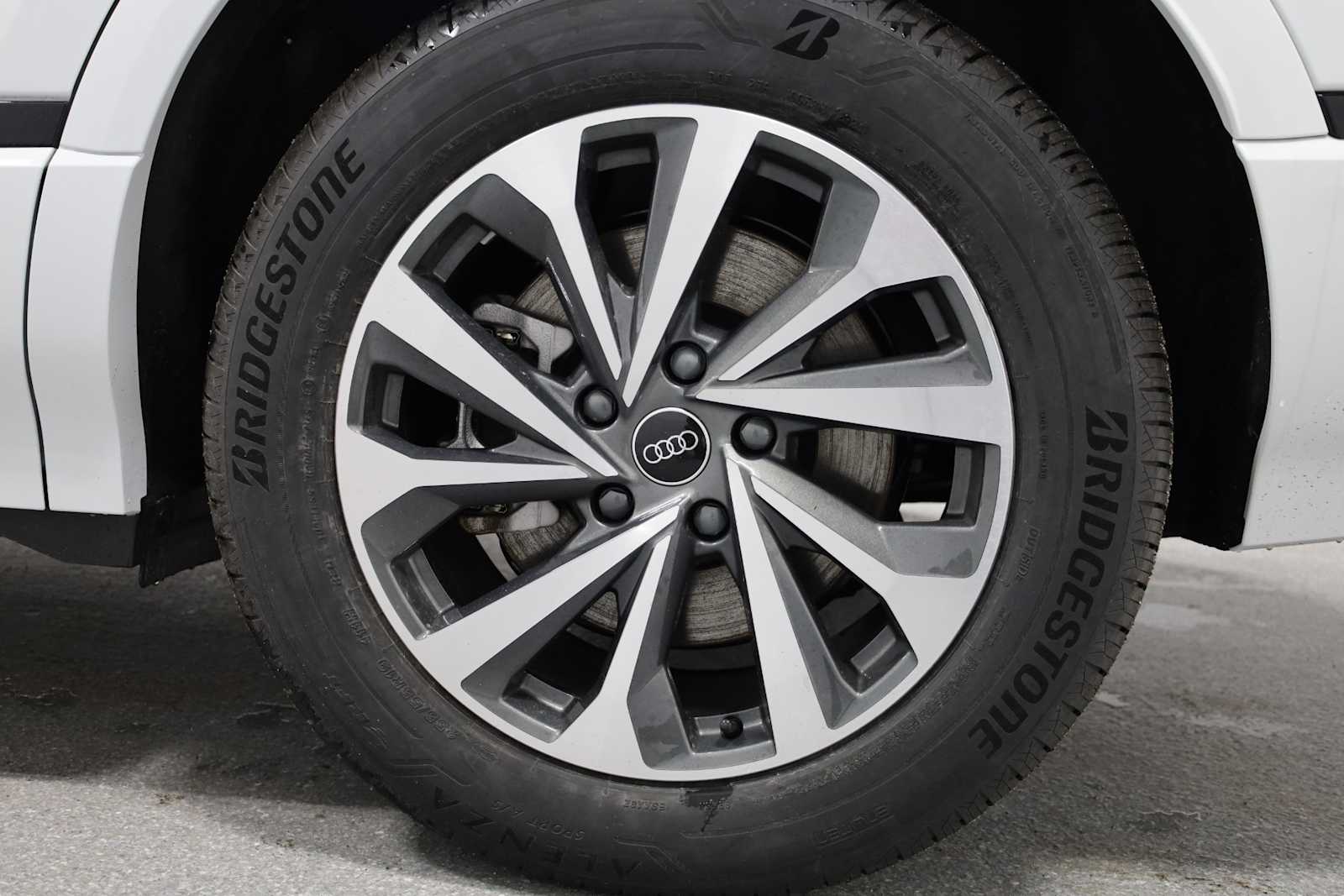 Thumbnail: 2025 Audi Q6 e-tron - 36