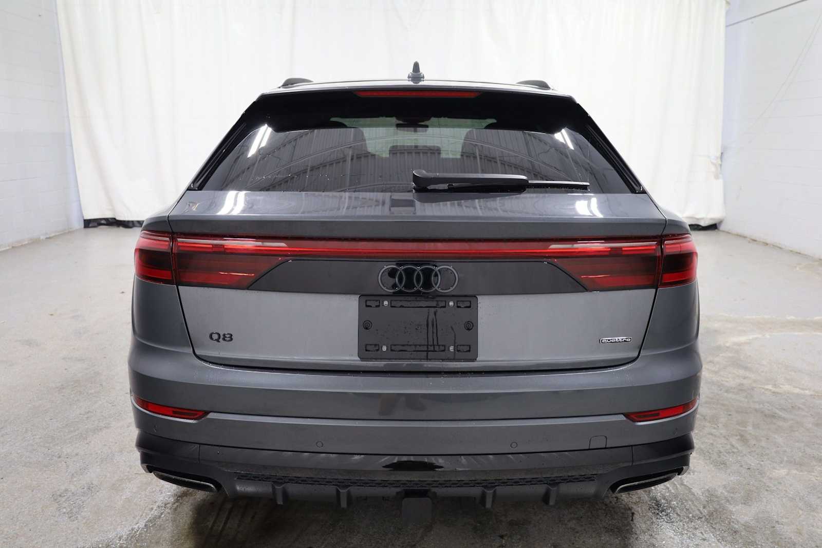 Thumbnail: 2026 Audi Q8 - 7