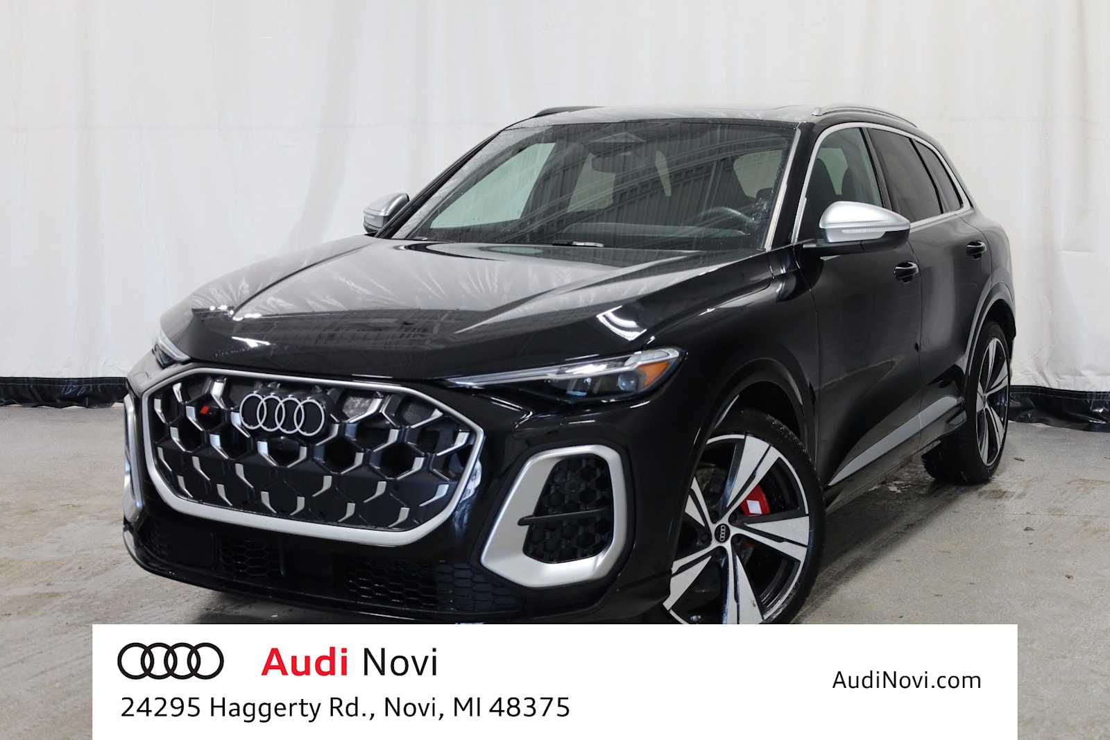 Thumbnail: 2025 Audi SQ5 - 1