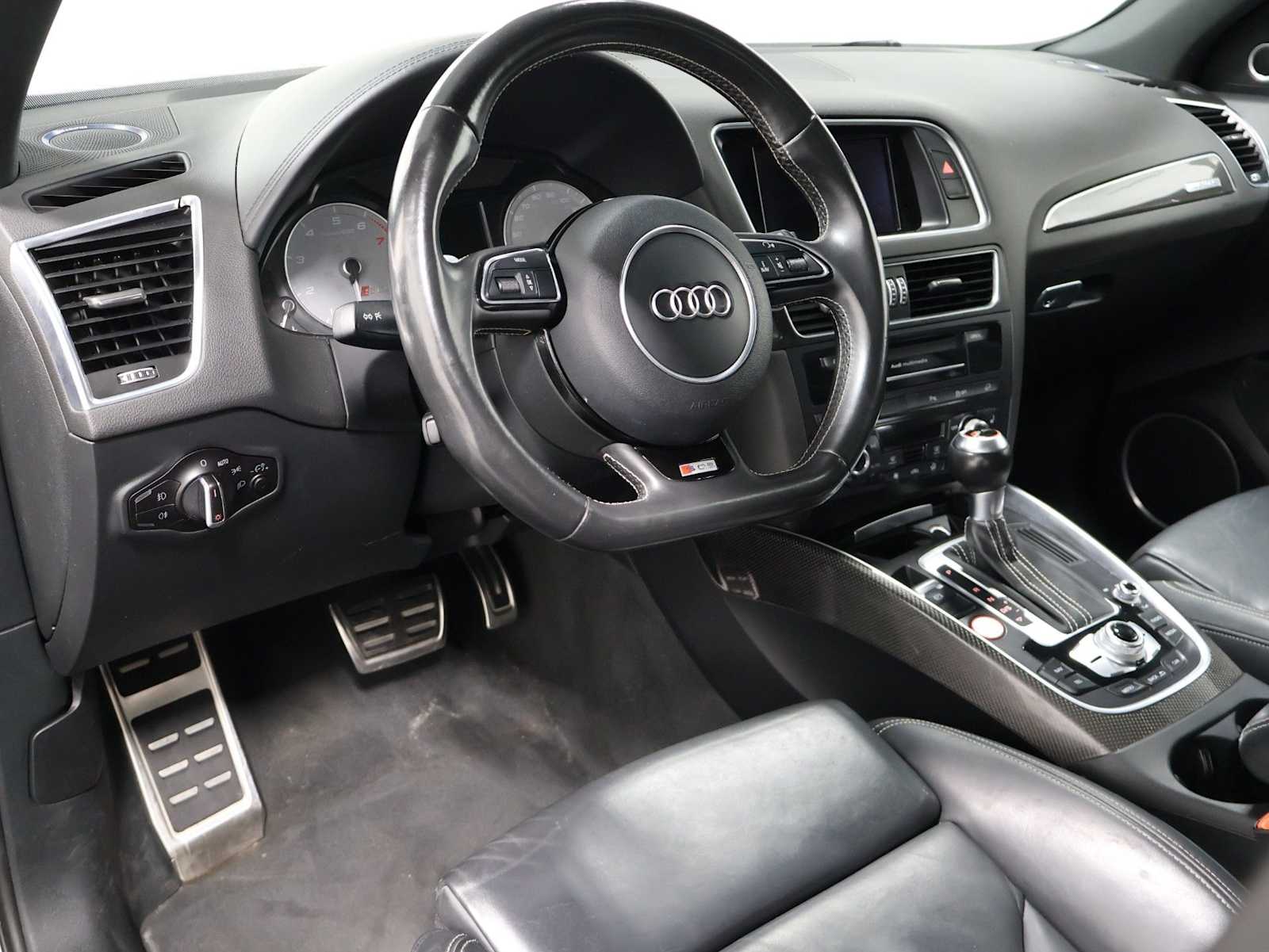 Thumbnail: 2016 Audi SQ5 - 4