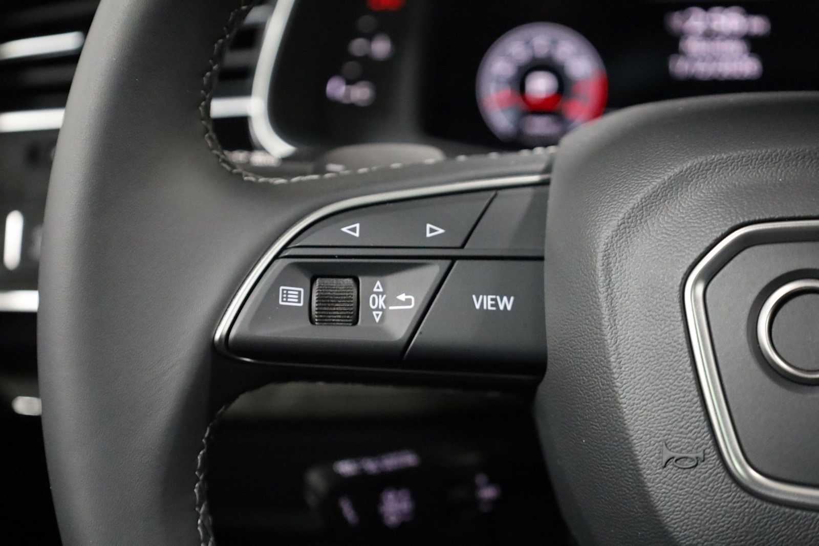 Thumbnail: 2026 Audi Q8 - 25