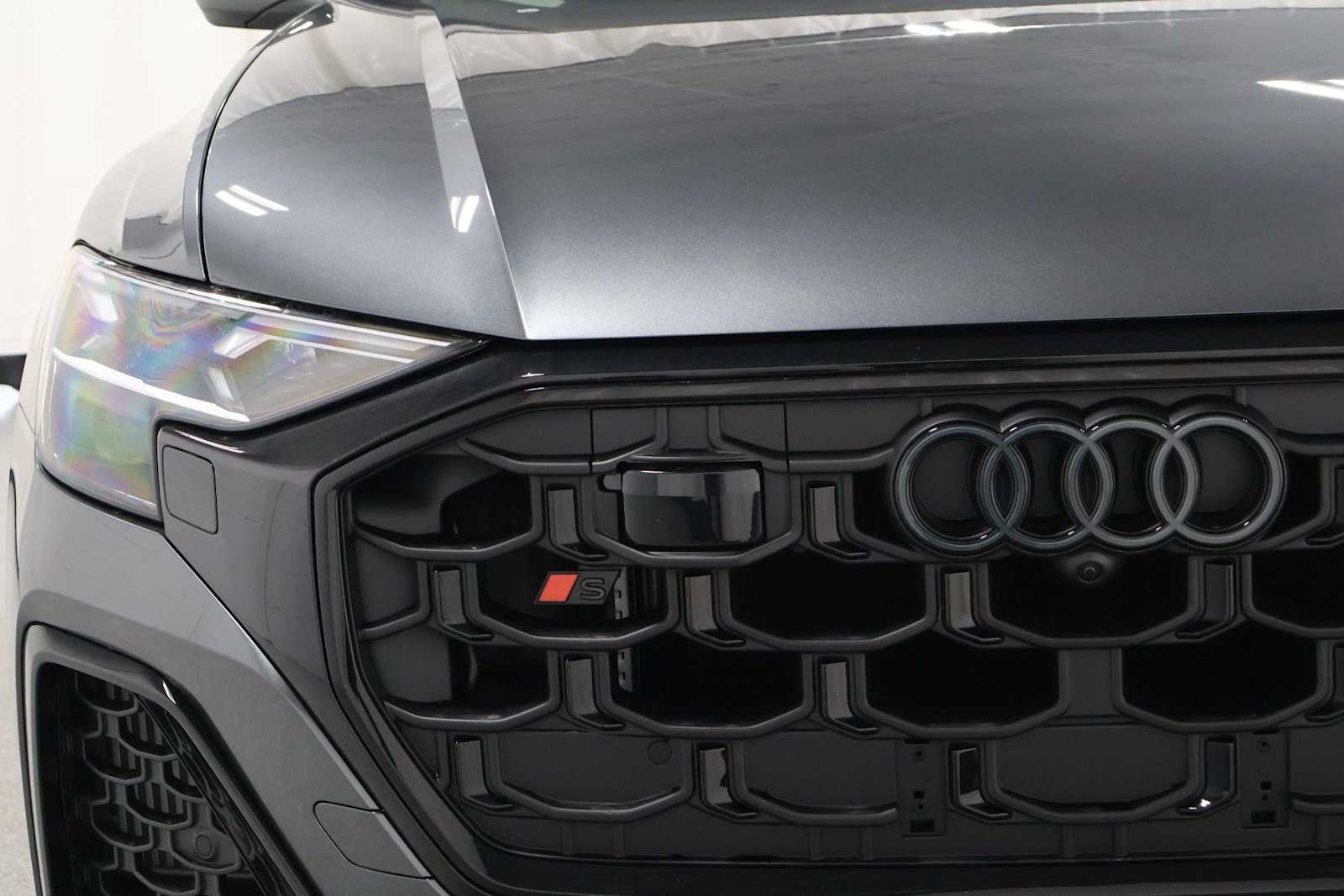 Thumbnail: 2026 Audi SQ8 - 15