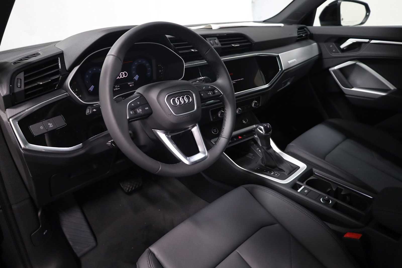 Thumbnail: 2025 Audi Q3 - 4