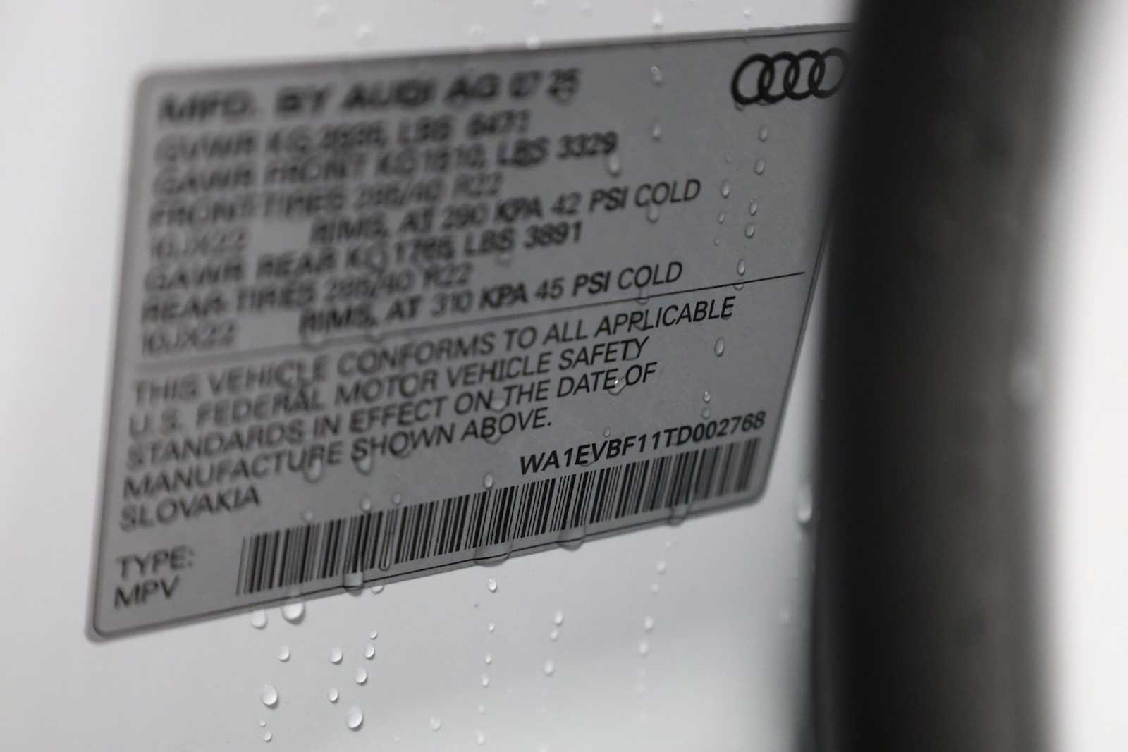 Thumbnail: 2026 Audi Q8 - 41