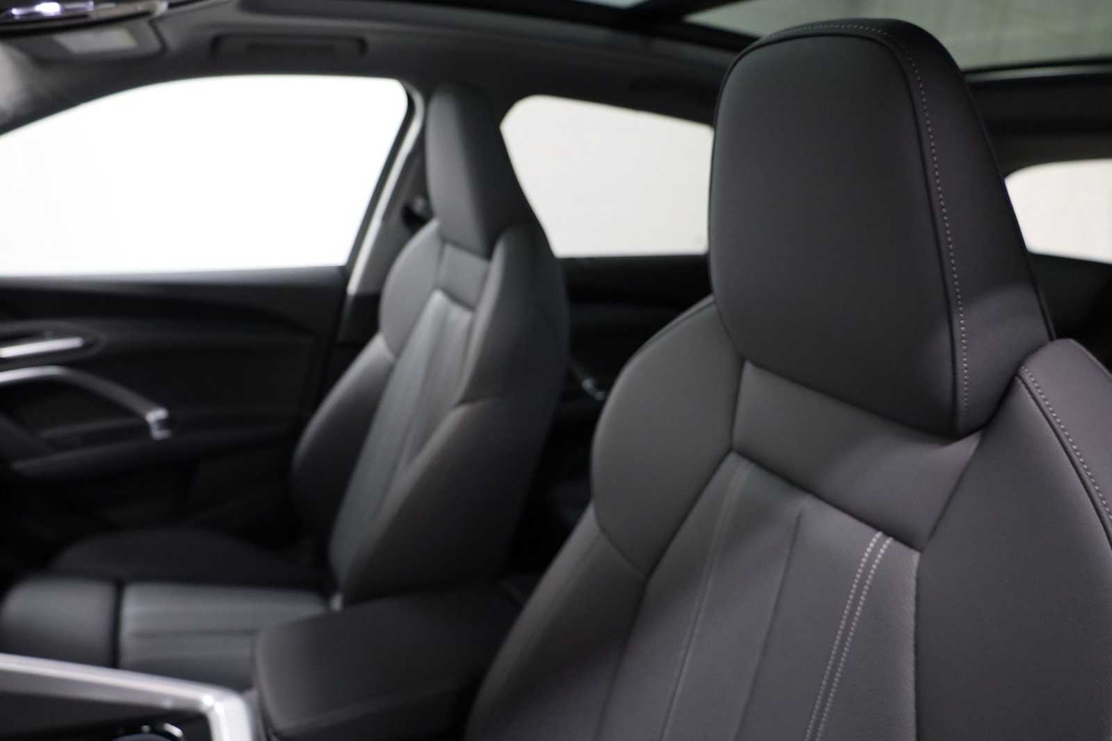 Thumbnail: 2025 Audi Q5 - 17