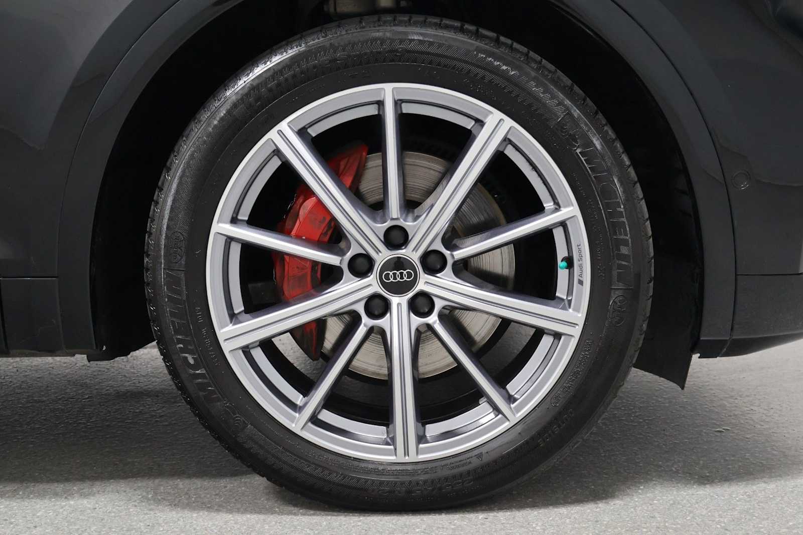 Thumbnail: 2023 Audi SQ5 - 12