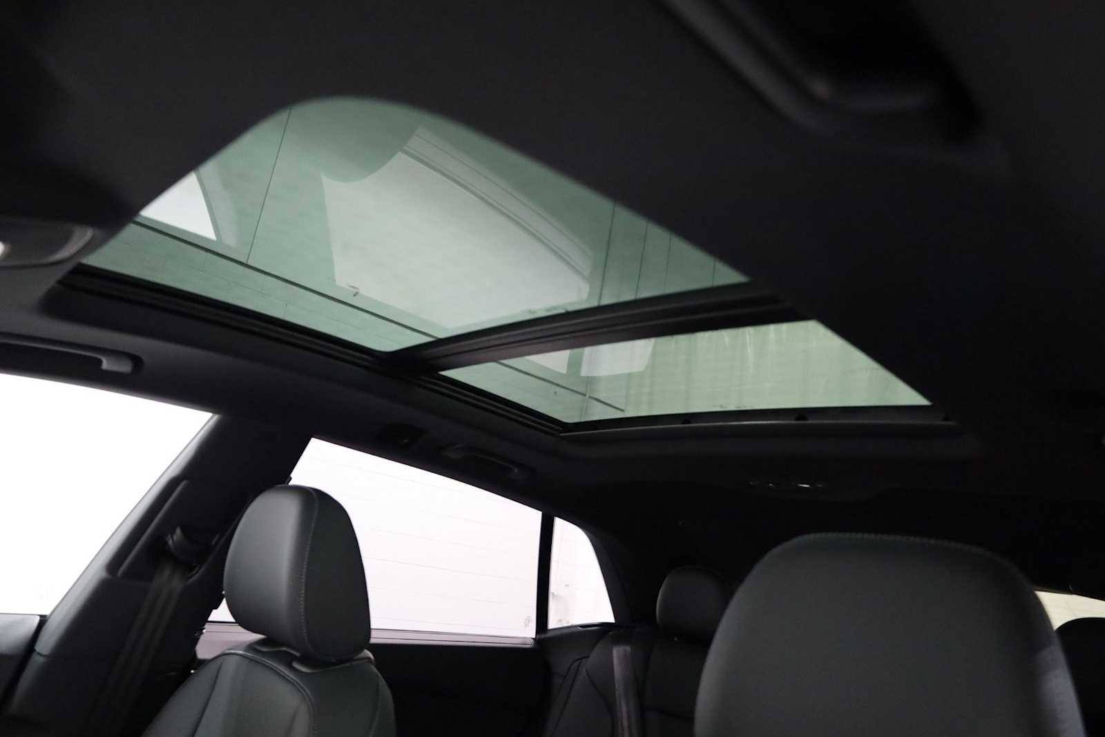 Thumbnail: 2026 Audi Q8 - 19