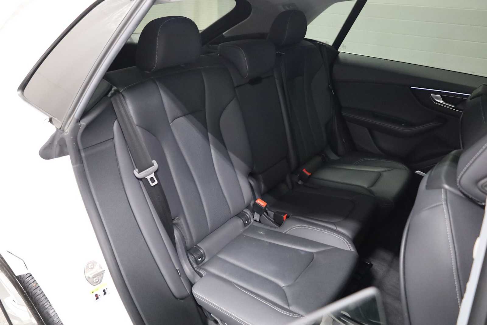 Thumbnail: 2023 Audi Q8 - 34