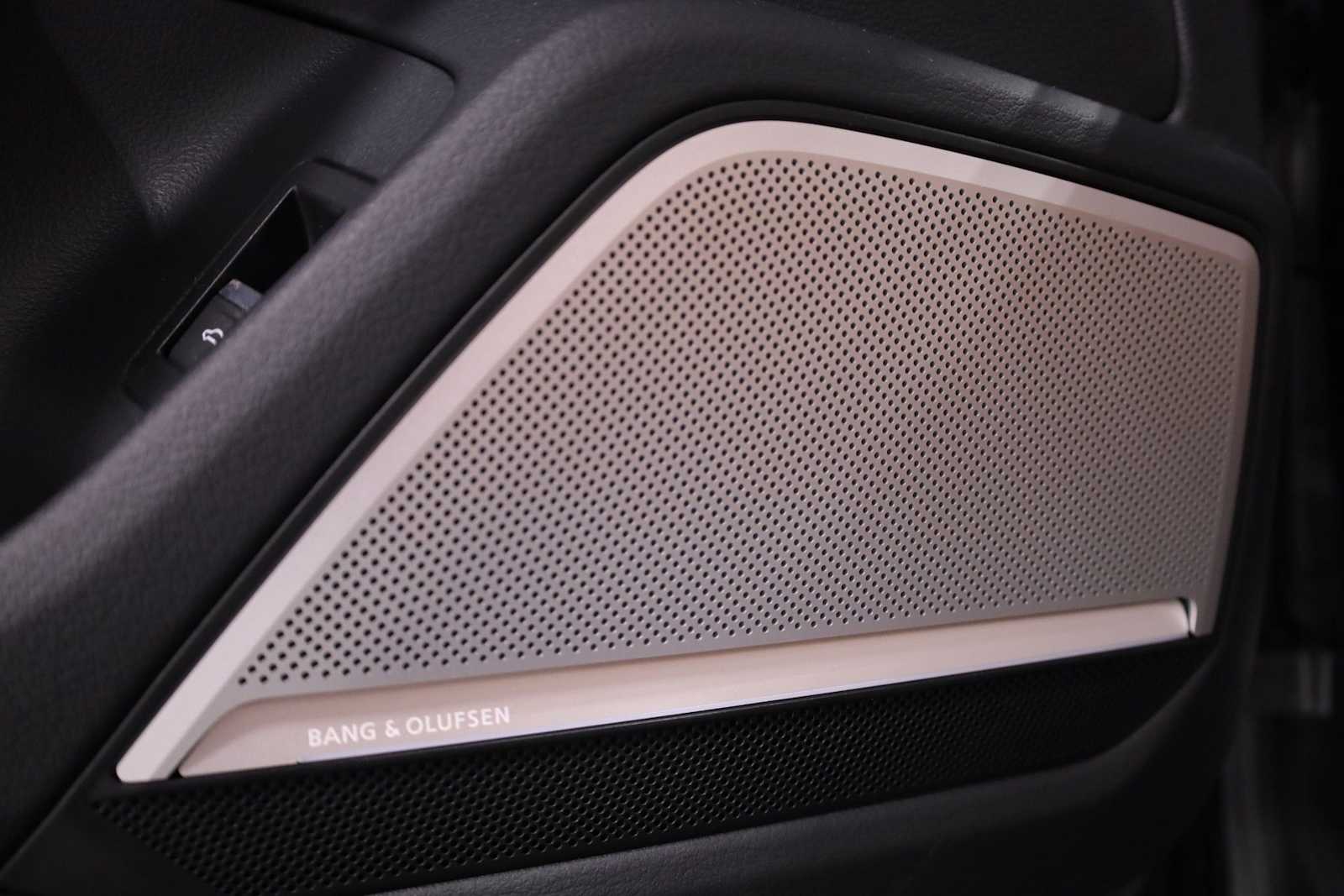 Thumbnail: 2026 Audi RS 6 - 17