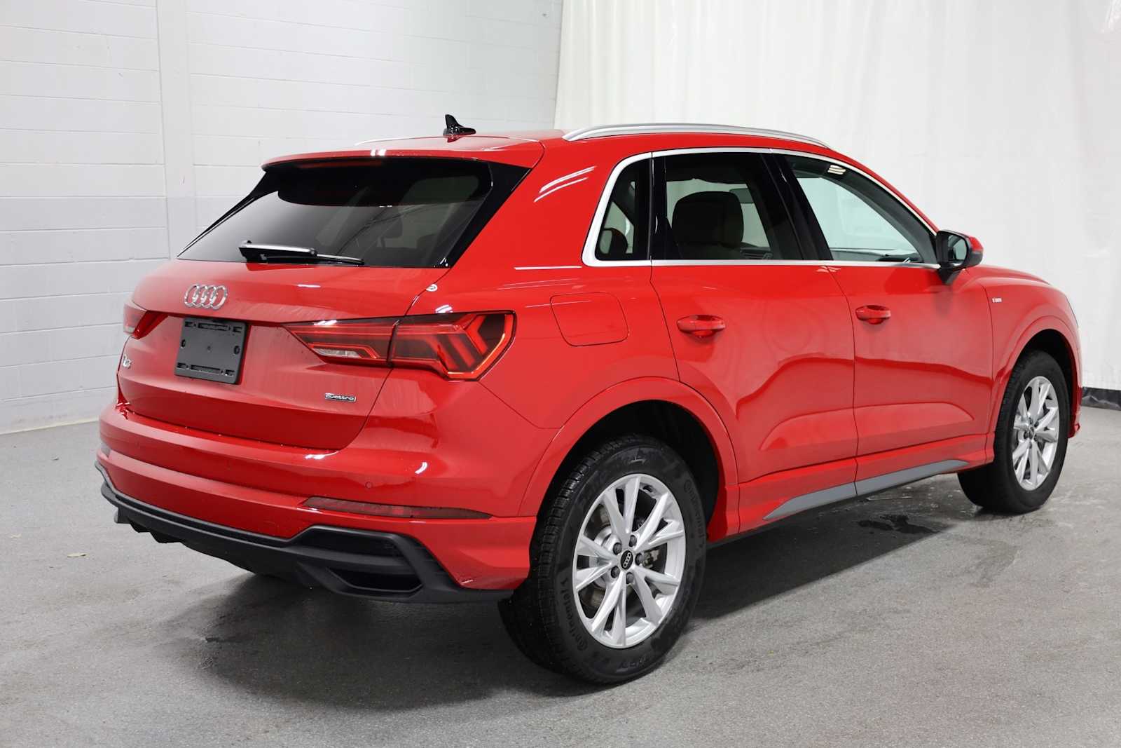 Thumbnail: 2025 Audi Q3 - 9