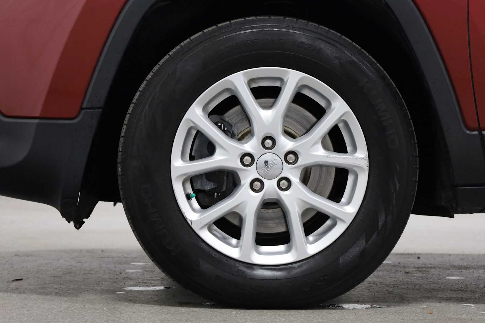 Thumbnail: 2014 Jeep Cherokee - 35