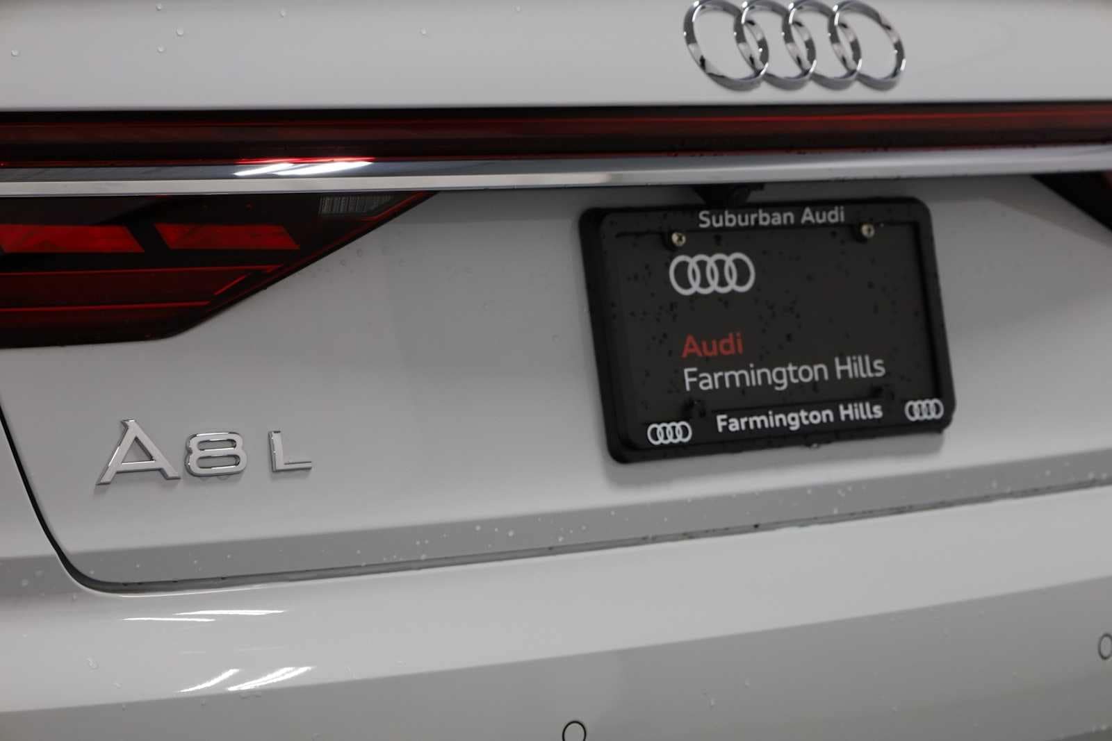 Thumbnail: 2025 Audi A8 - 10