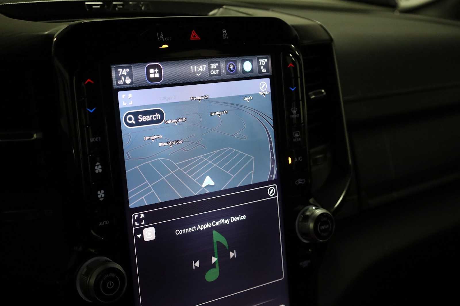 Thumbnail: 2025 RAM 1500 - 28