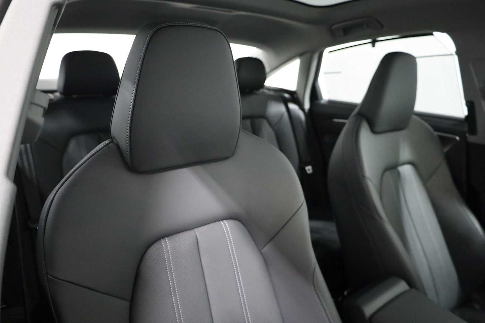 Thumbnail: 2026 Audi A6 - 21