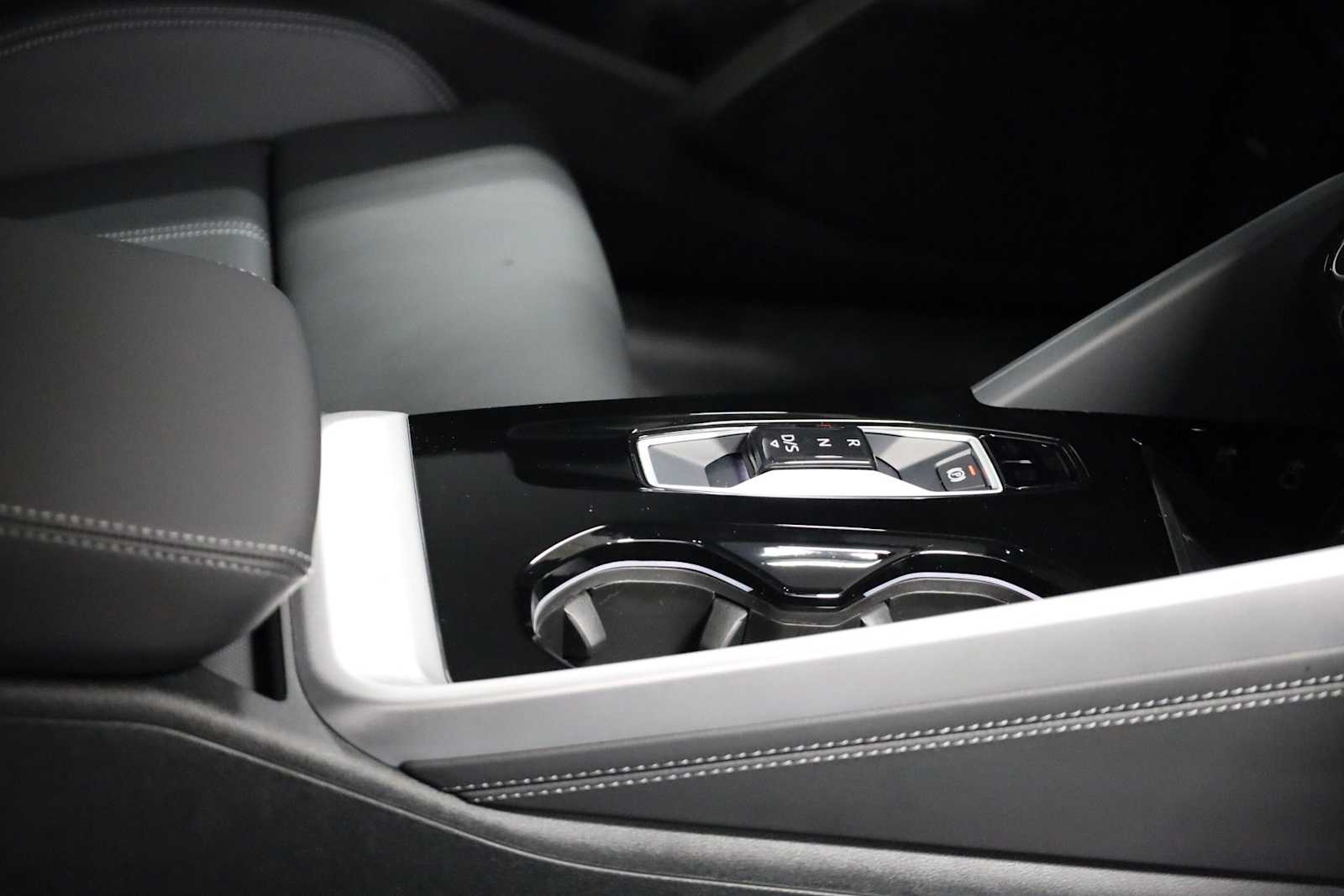 Thumbnail: 2025 Audi Q5 - 20