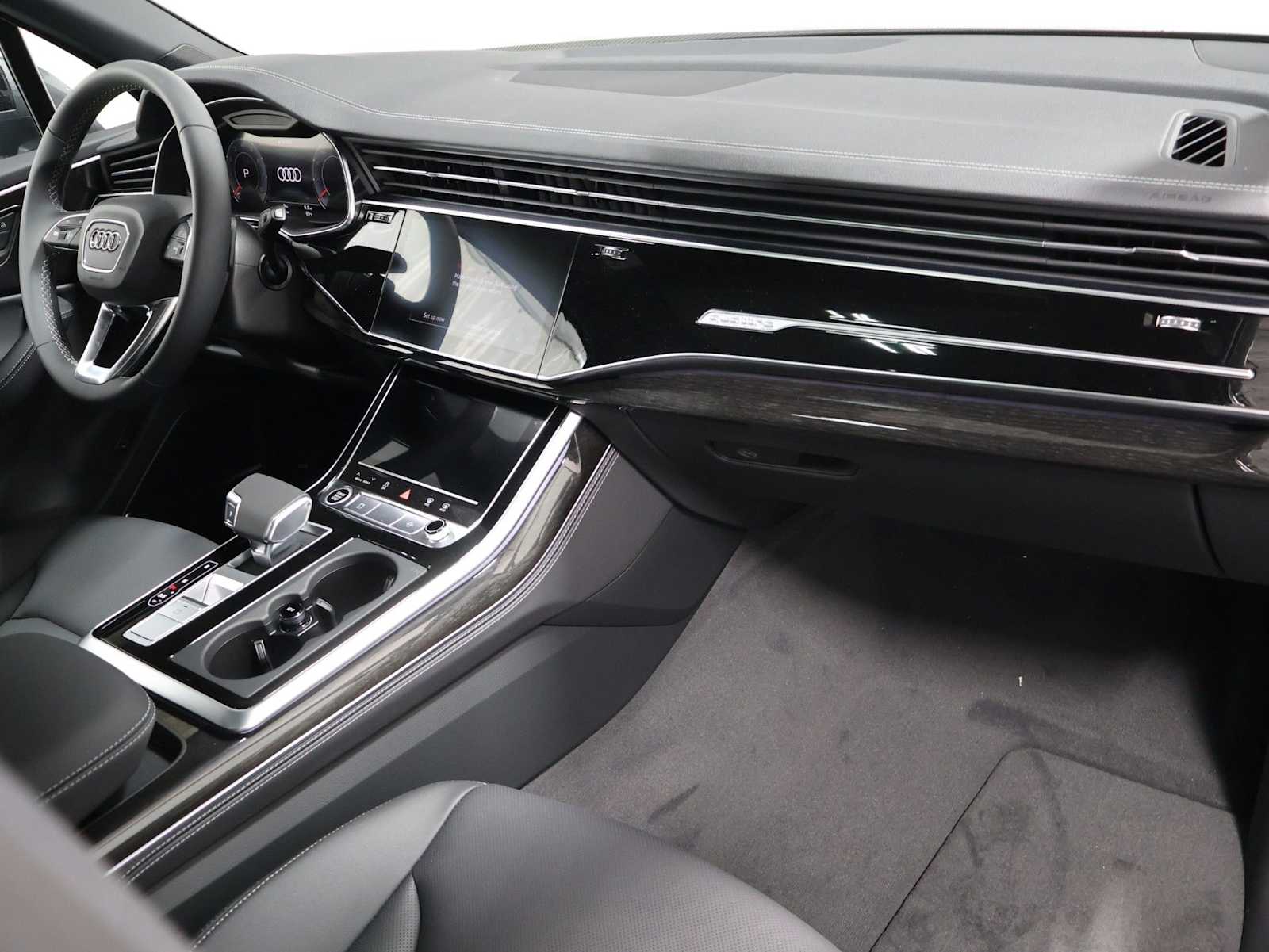 Thumbnail: 2026 Audi Q7 - 6