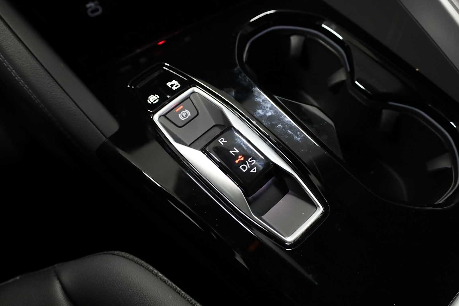 Thumbnail: 2025 Audi Q5 - 25