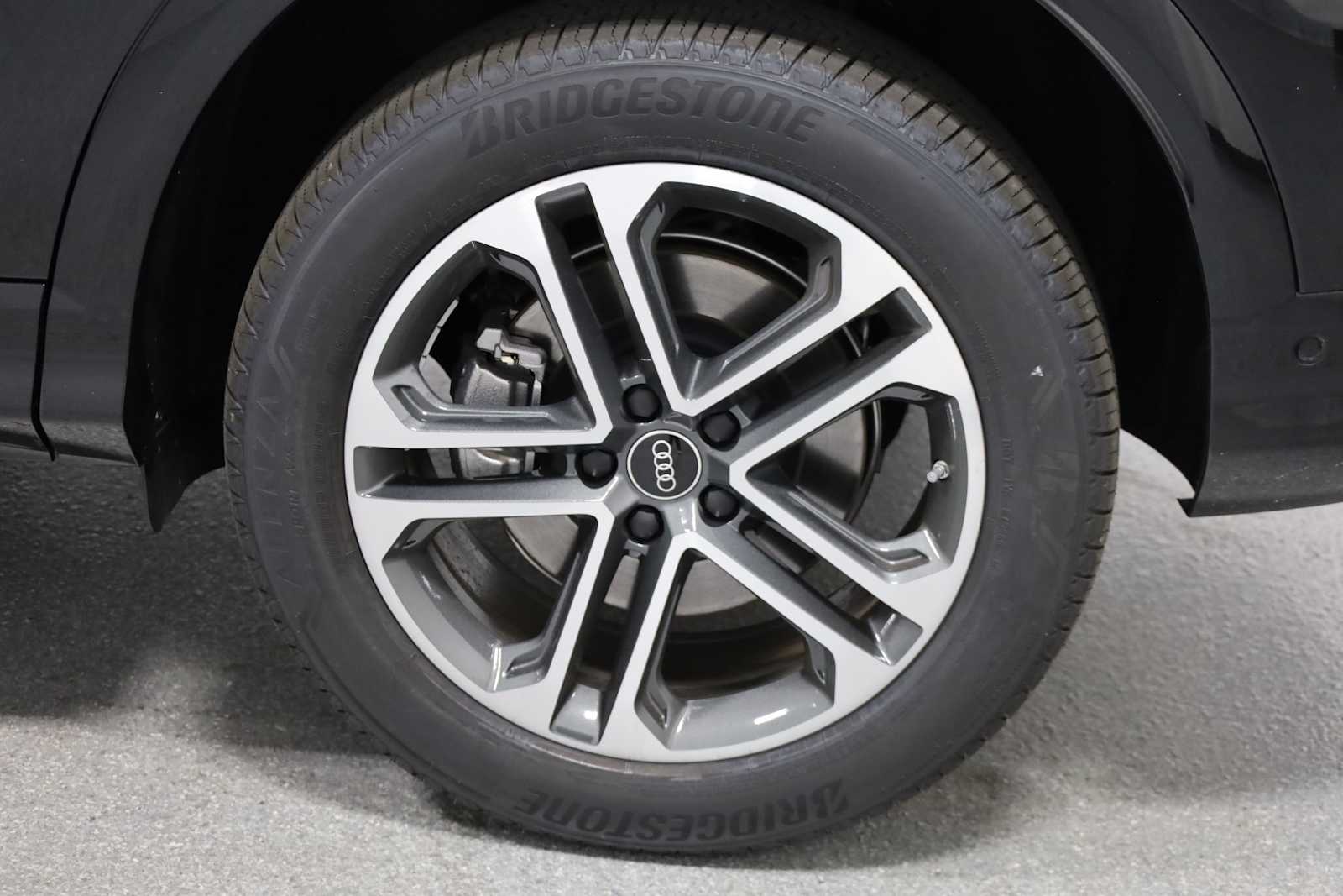 Thumbnail: 2025 Audi Q5 - 36