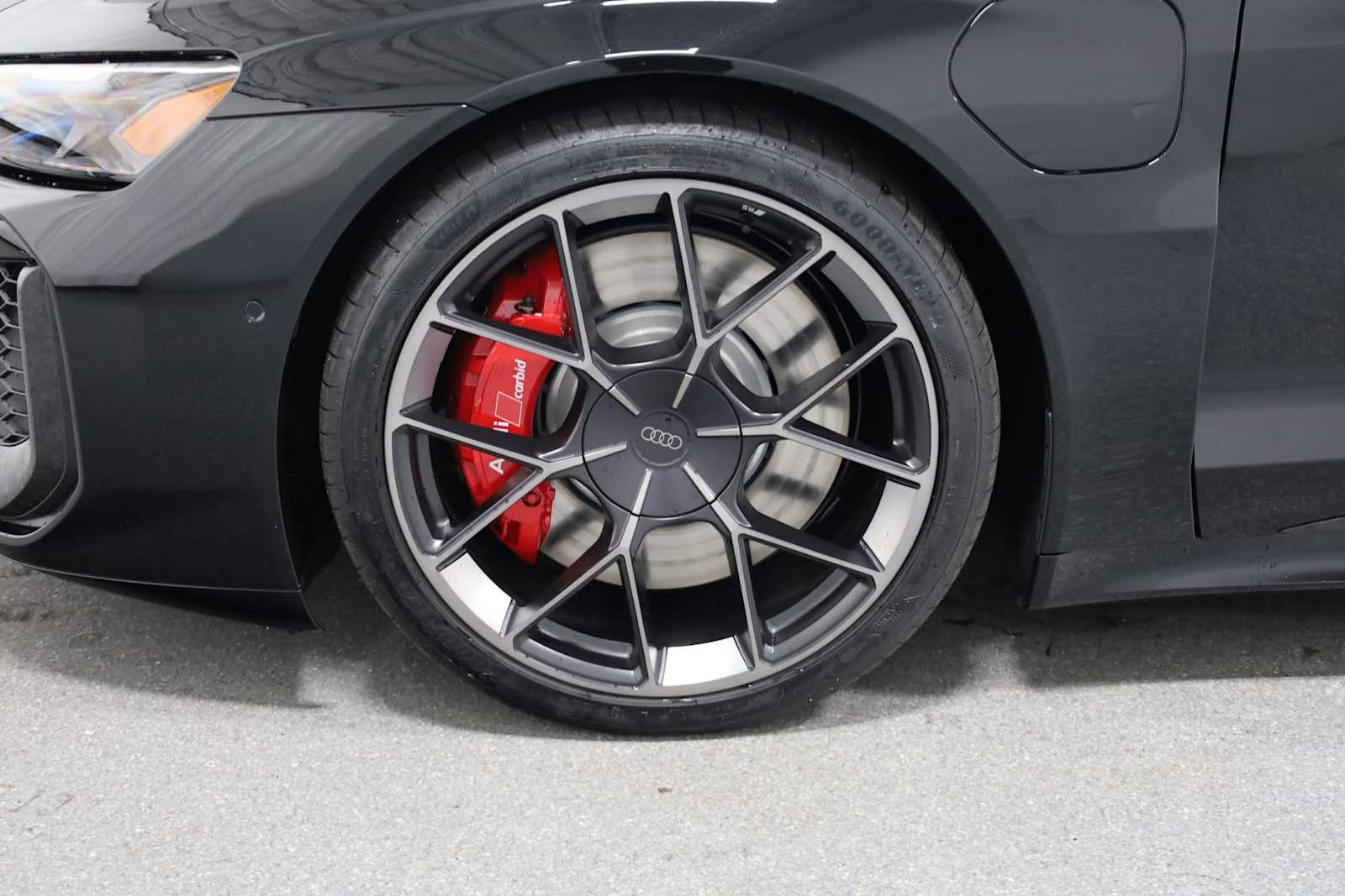 Thumbnail: 2025 Audi RS e-tron GT - 37