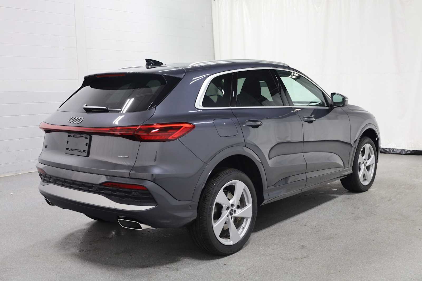 Thumbnail: 2025 Audi Q5 - 9