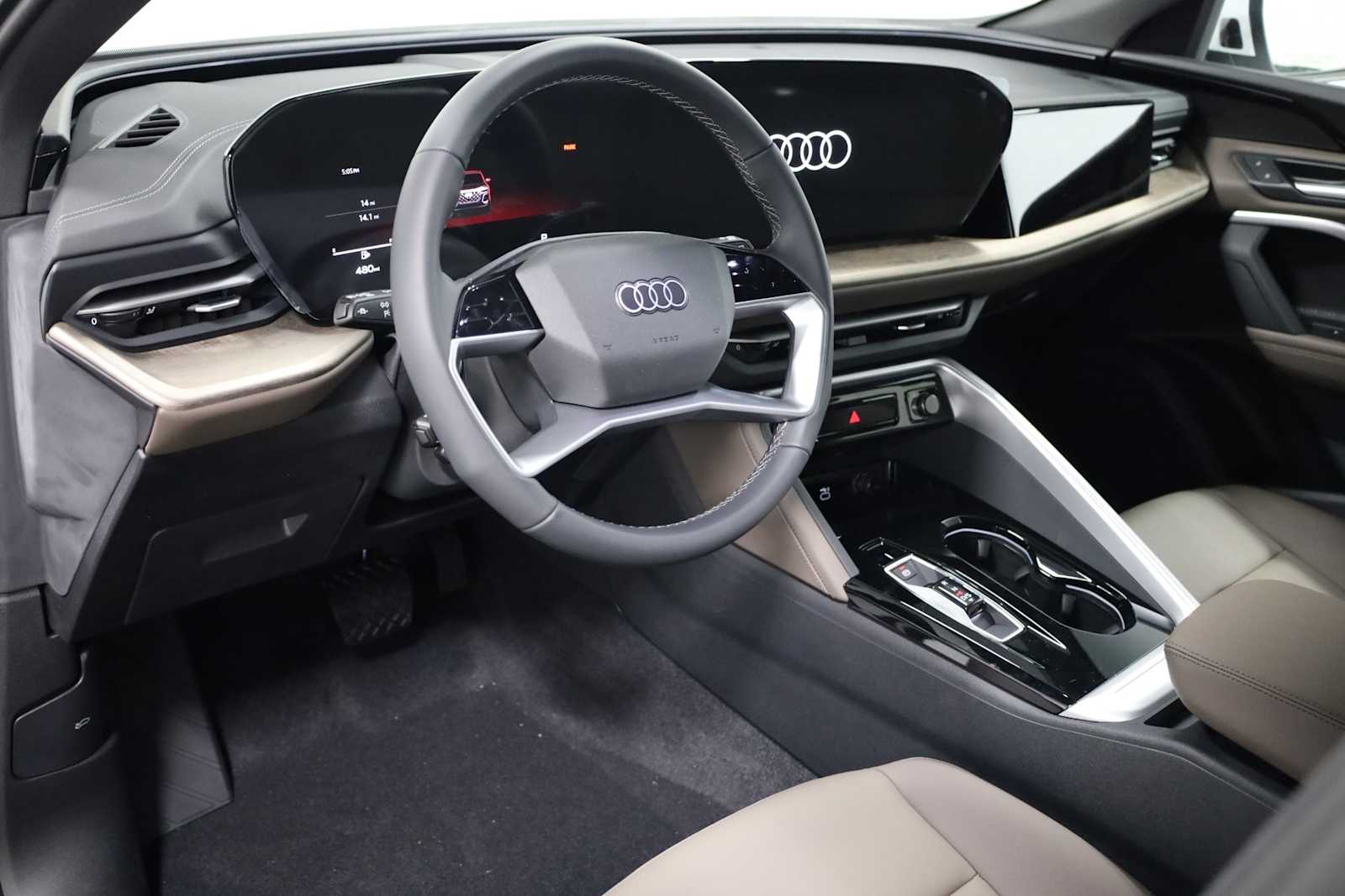 Thumbnail: 2025 Audi Q5 - 4