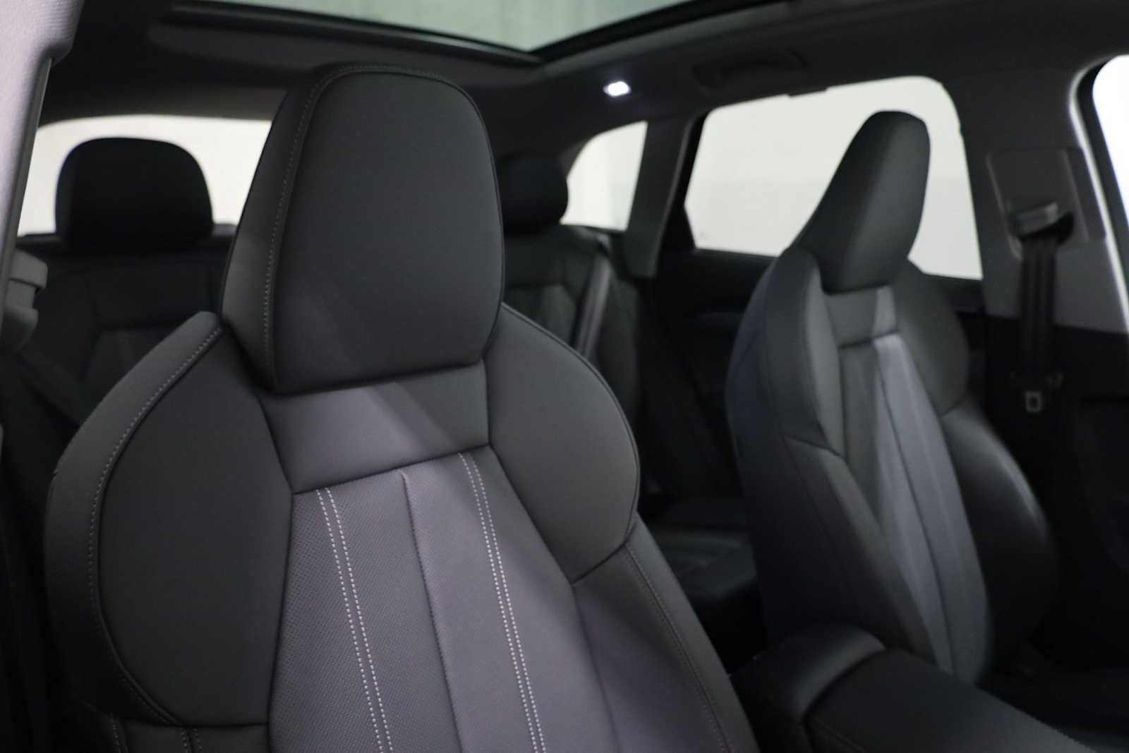 Thumbnail: 2025 Audi Q5 - 21